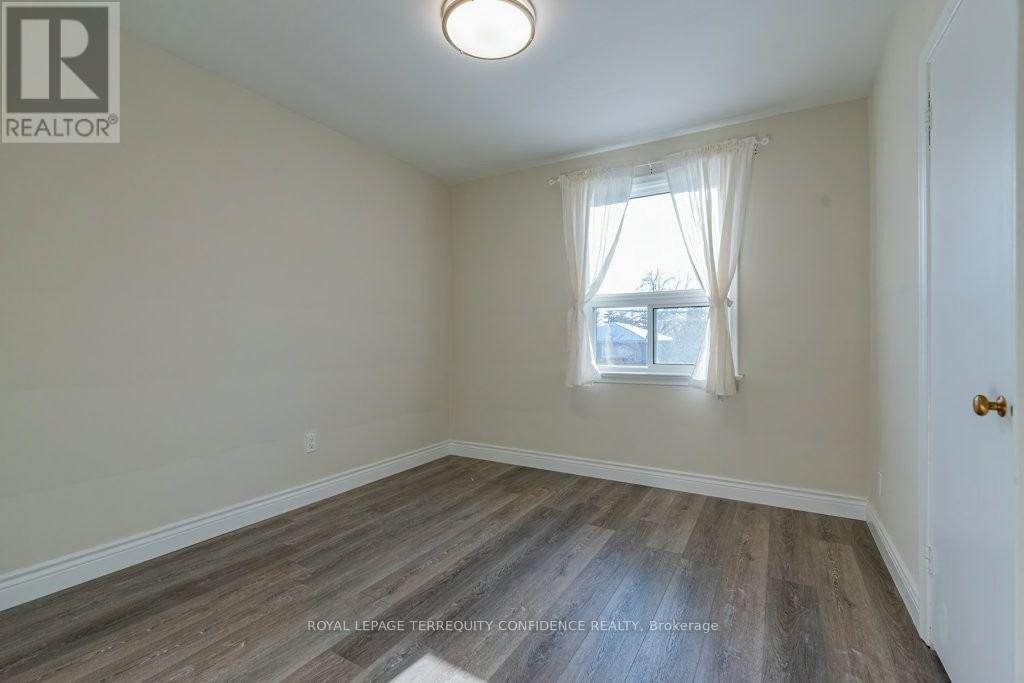 219 Betty Ann Drive, Toronto, Ontario  M2R 1A6 - Photo 8 - C12161981