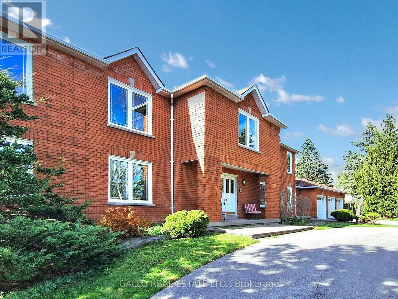 15 Hill Top Trail, Whitchurch-Stouffville, Ontario  L4A 7X4 - Photo 3 - N12131490