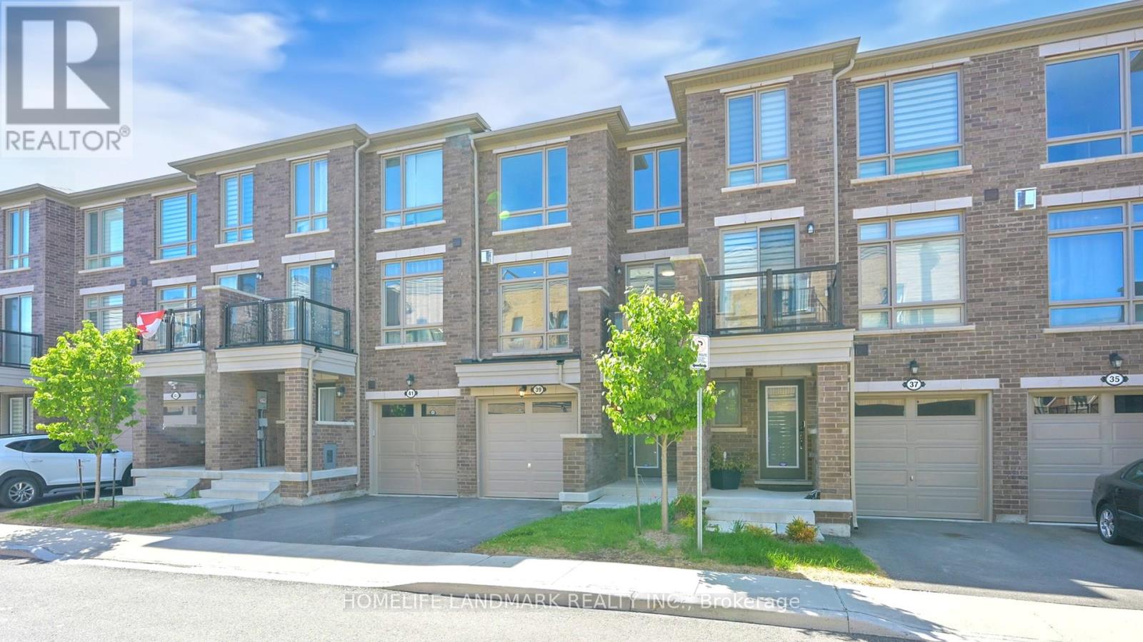 39 Drover Circle, Whitchurch-Stouffville, Ontario  L4A 4X2 - Photo 3 - N12158849
