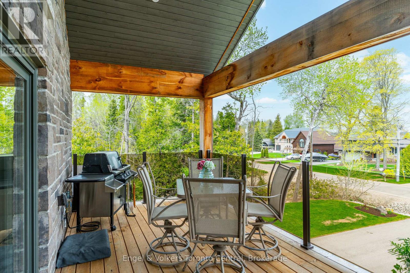 242 Balmy Beach Road, Georgian Bluffs, Ontario  N4K 5N4 - Photo 11 - X12162115