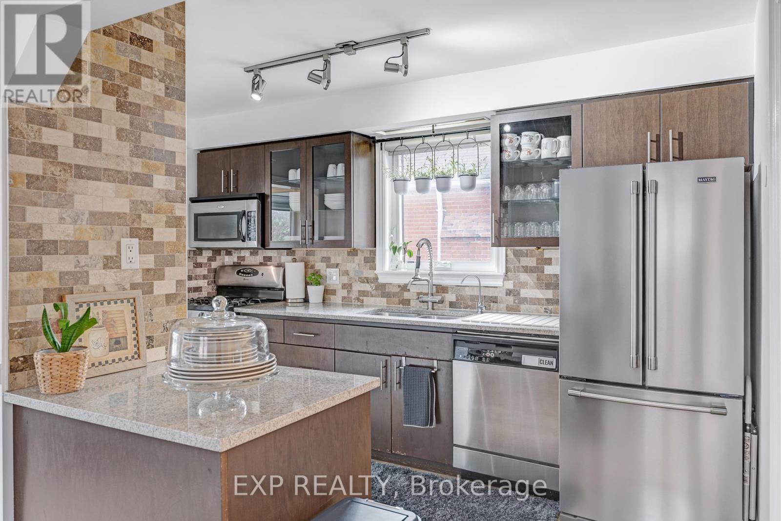 16 Camilla Crescent, Toronto (Clairlea-Birchmount), Ontario  M1L 1Z1 - Photo 7 - E12161413