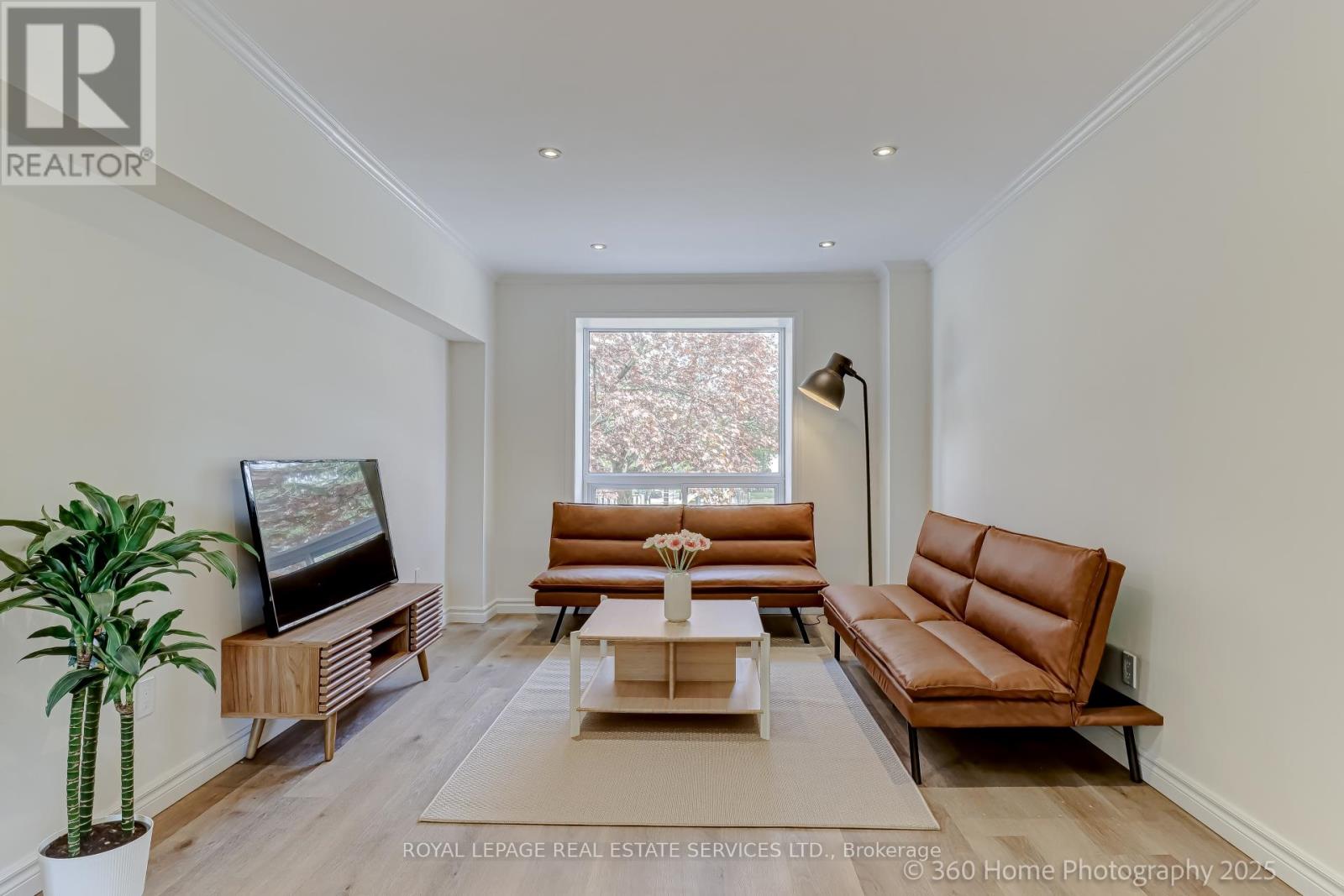 121 - 25 COLLINSGROVE ROAD, Toronto, Ontario