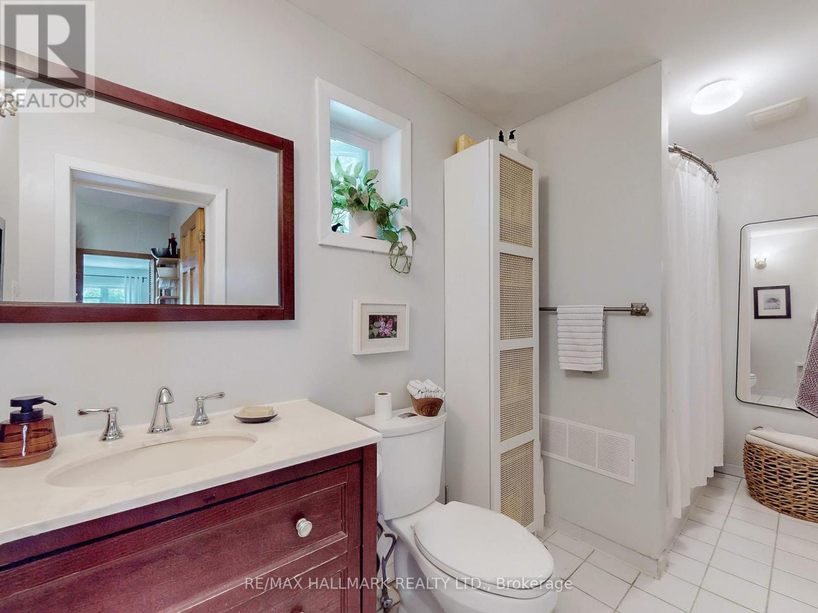 34 Strathcona Avenue N, Toronto (North Riverdale), Ontario  M4K 1K7 - Photo 13 - E12161749