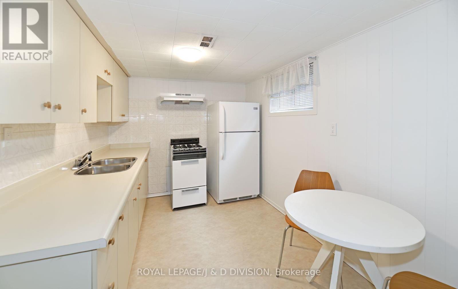 19 Brian Avenue, Toronto (Wexford-Maryvale), Ontario  M1R 3J1 - Photo 17 - E12161806