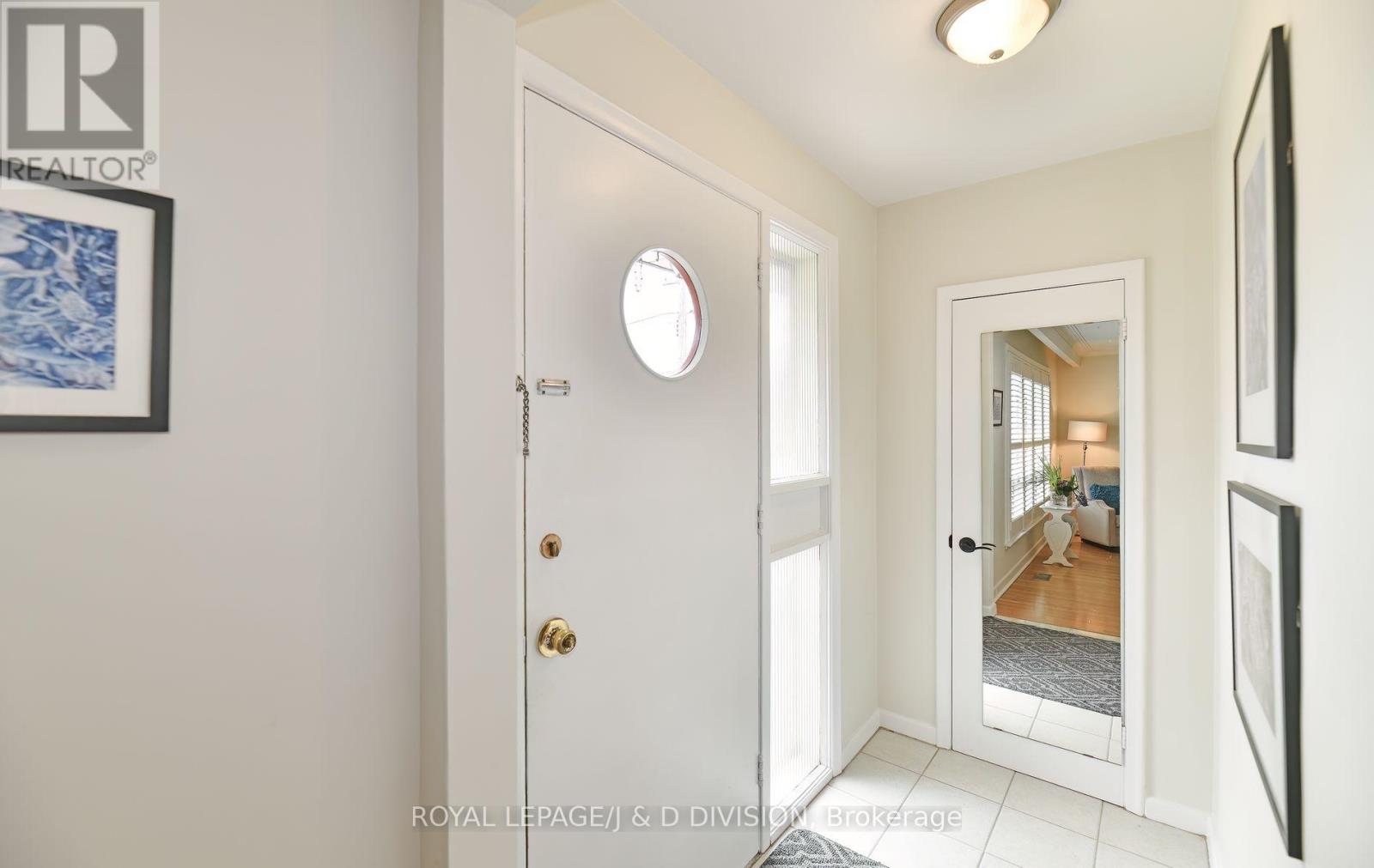 19 Brian Avenue, Toronto, Ontario  M1R 3J1 - Photo 3 - E12161806