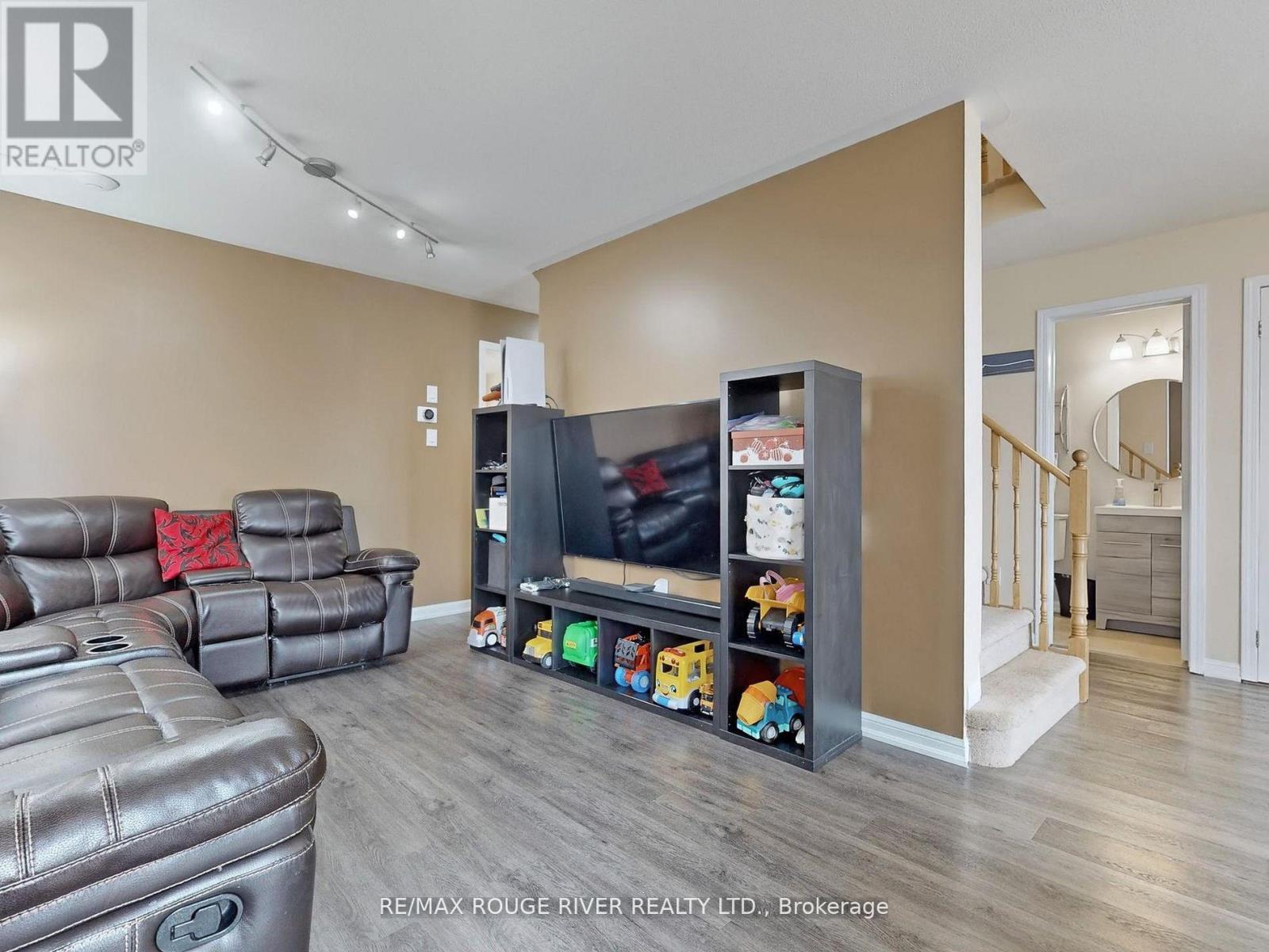 112 Scottsdale Drive, Clarington, Ontario  L1C 5G5 - Photo 7 - E12161895