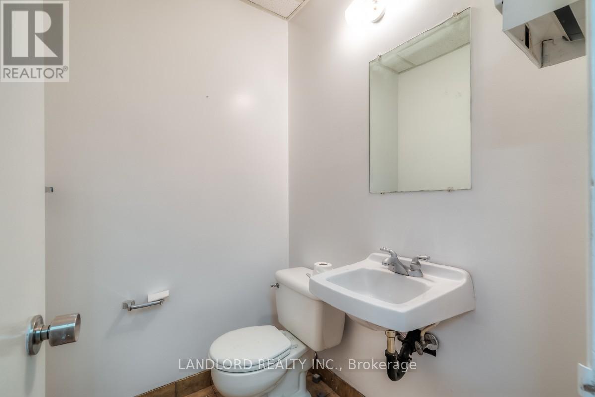 34 & 35 - 175 Toryork Drive, Toronto, Ontario  M9L 2Y7 - Photo 20 - W11999692