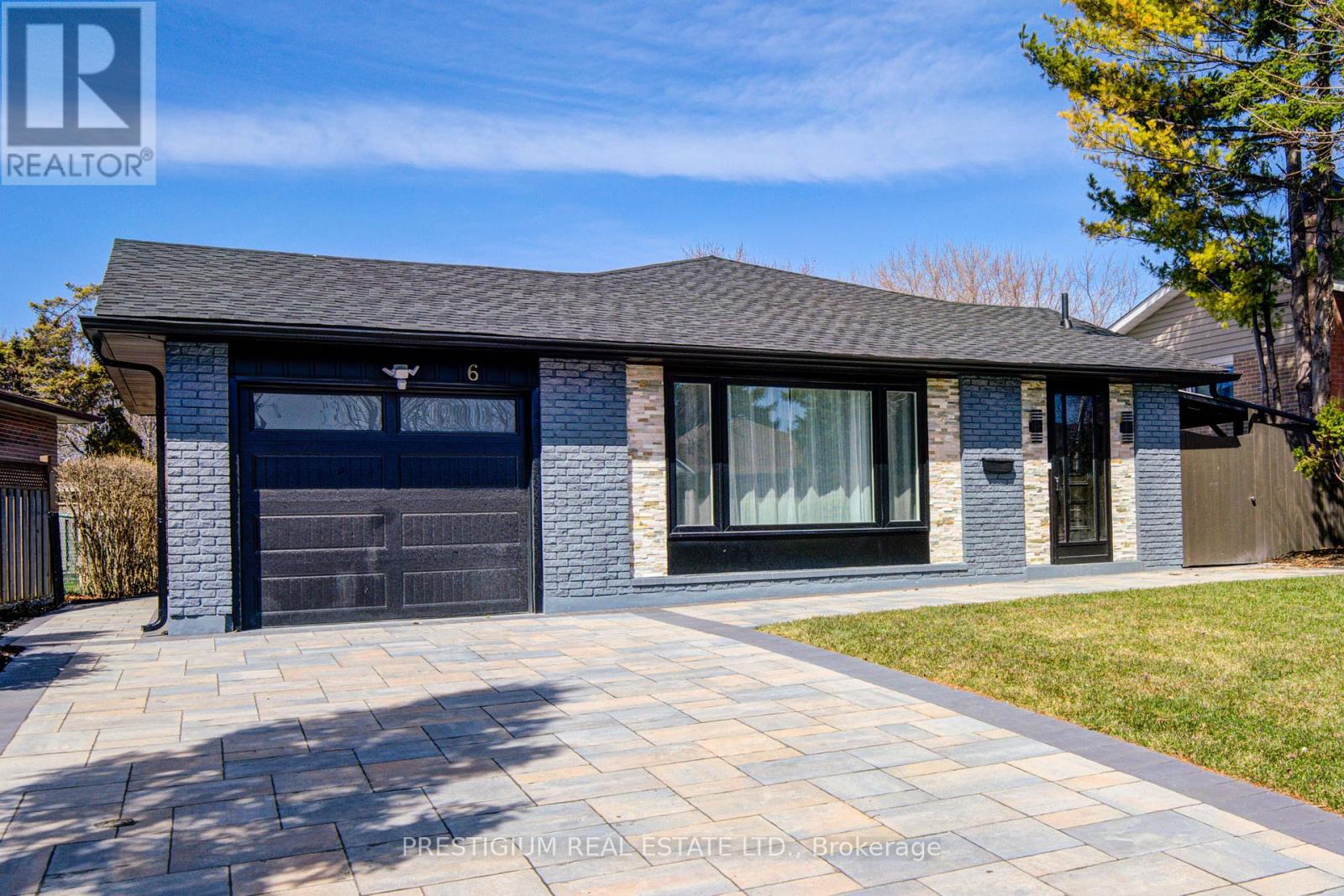 6 Willis Drive, Brampton, Ontario  L6W 1A9 - Photo 2 - W12098413