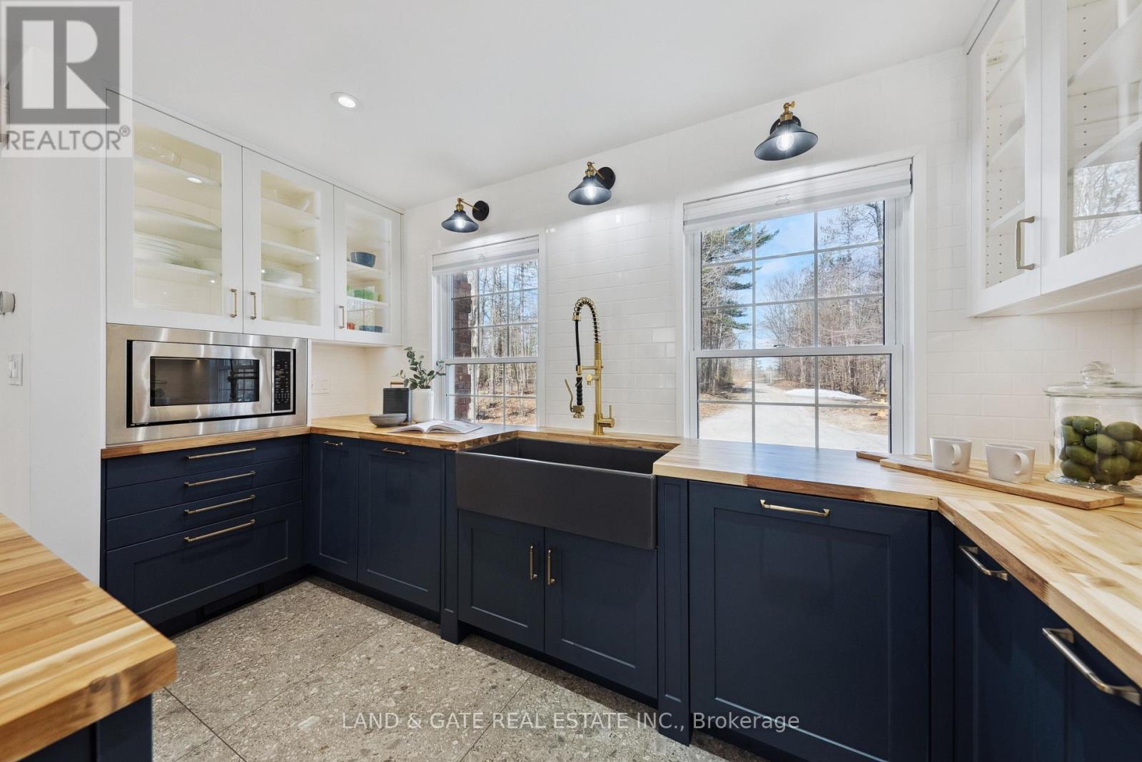 398 Sandy Hook Road, Kawartha Lakes, Ontario  L0A 1K0 - Photo 20 - X12162051