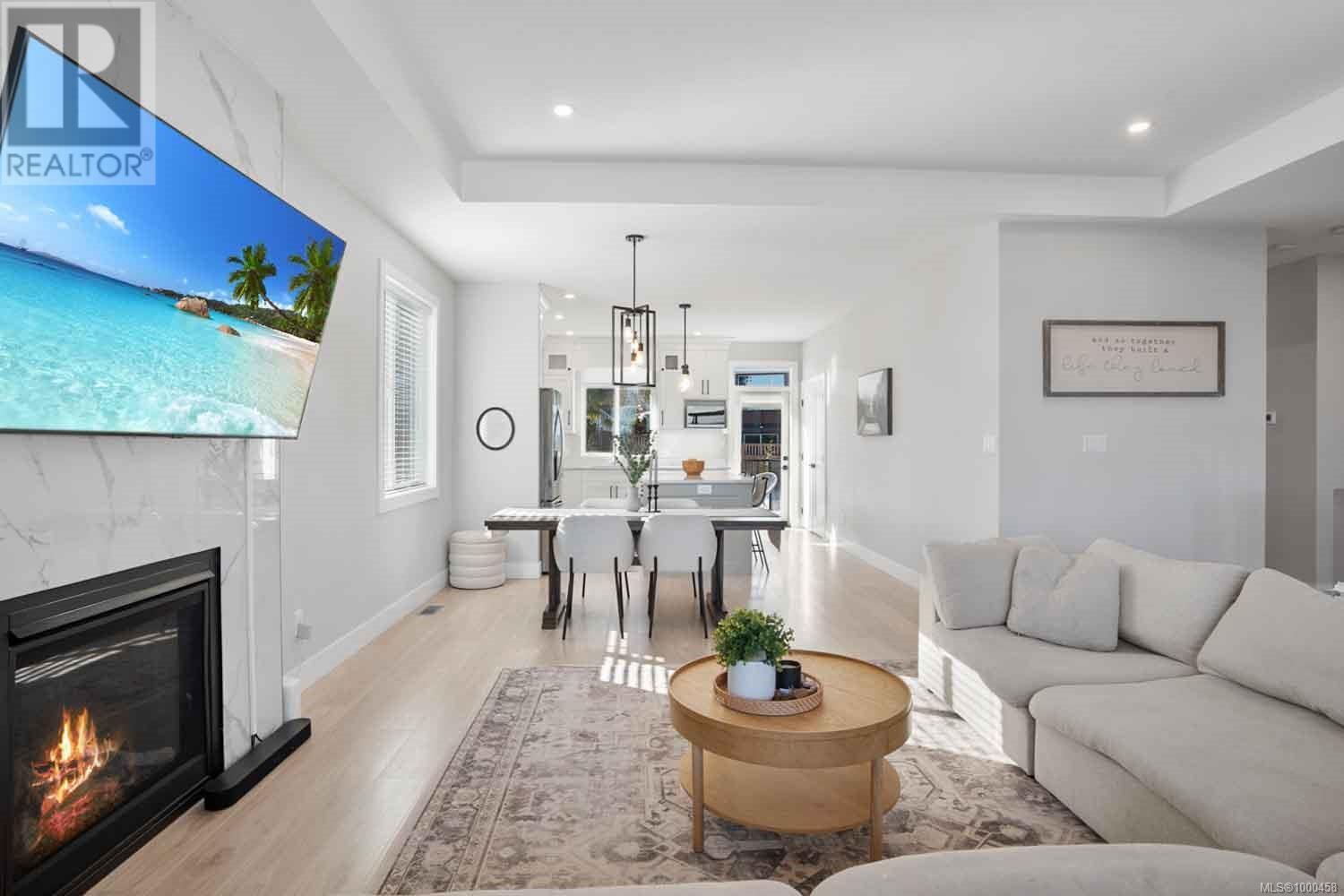 Property at 143 Francis Pl image 4