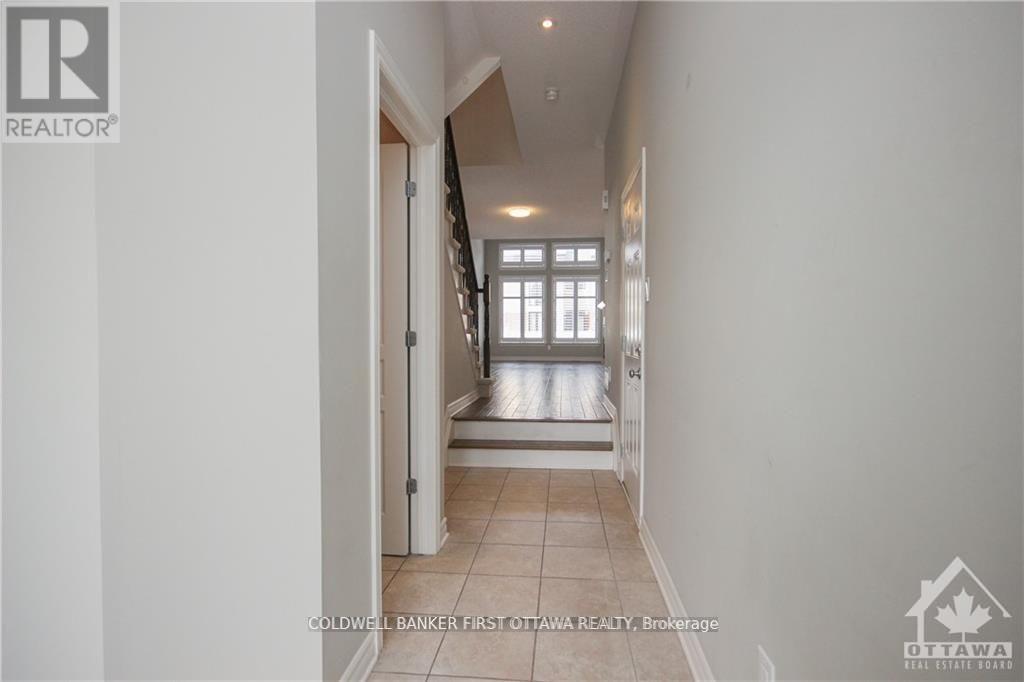 308 Ballinville Circle, Ottawa, Ontario  K4M 0C5 - Photo 3 - X12162049