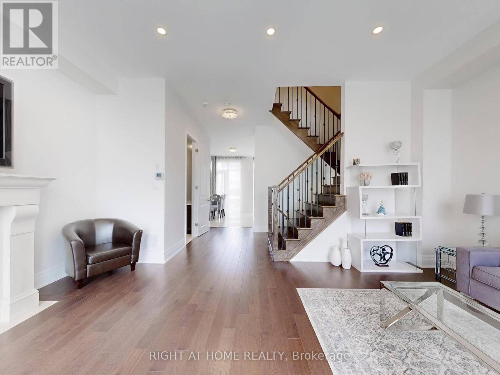 10 Carrville Woods Circle, Vaughan (Patterson), Ontario  L6A 4Z6 - Photo 11 - N12161430