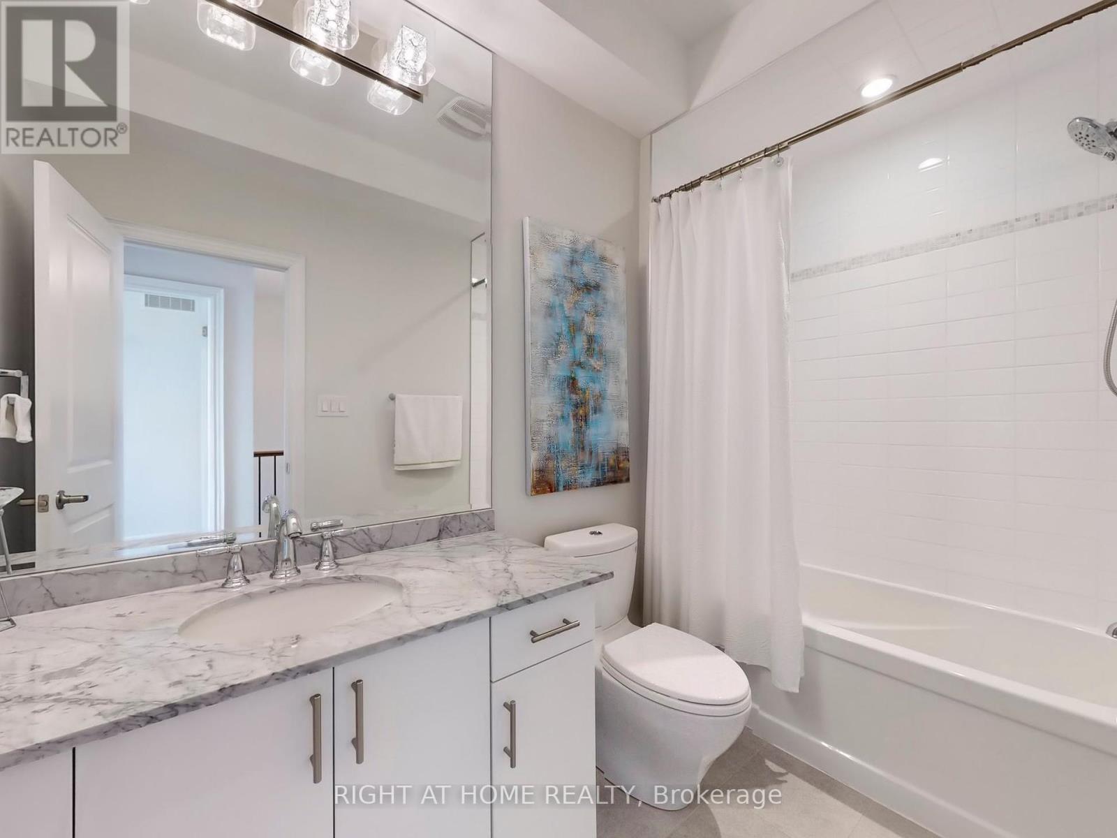 10 Carrville Woods Circle, Vaughan (Patterson), Ontario  L6A 4Z6 - Photo 35 - N12161430