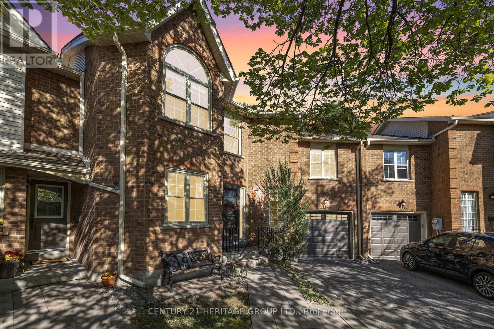 44 - 108 Ashley Place, Aurora (Aurora Village), Ontario  L4G 6H5 - Photo 1 - N12161565