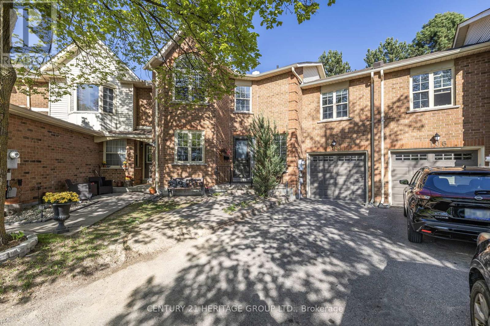 44 - 108 Ashley Place, Aurora (Aurora Village), Ontario  L4G 6H5 - Photo 2 - N12161565