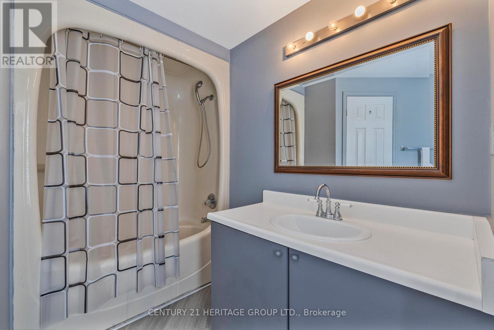 44 - 108 Ashley Place, Aurora (Aurora Village), Ontario  L4G 6H5 - Photo 37 - N12161565