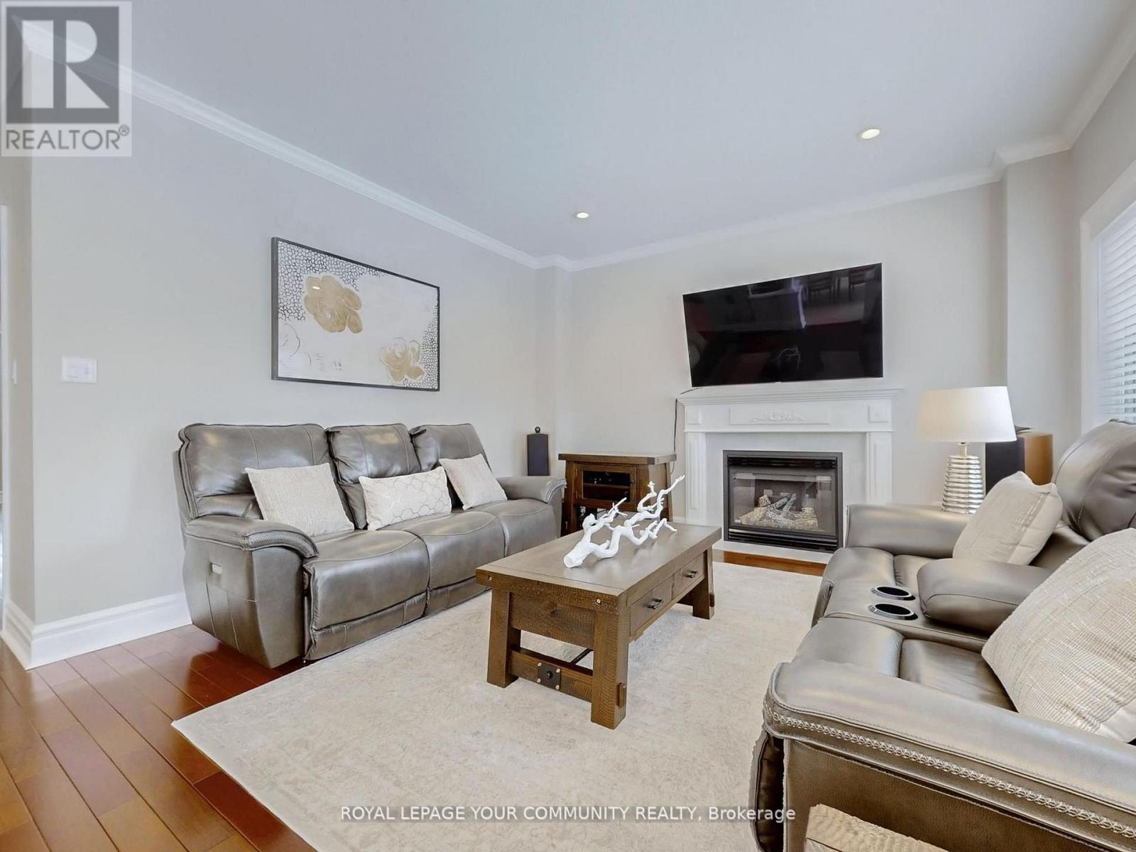 8 Whitestone Drive, Georgina (Keswick North), Ontario  L4P 0A1 - Photo 9 - N12161571