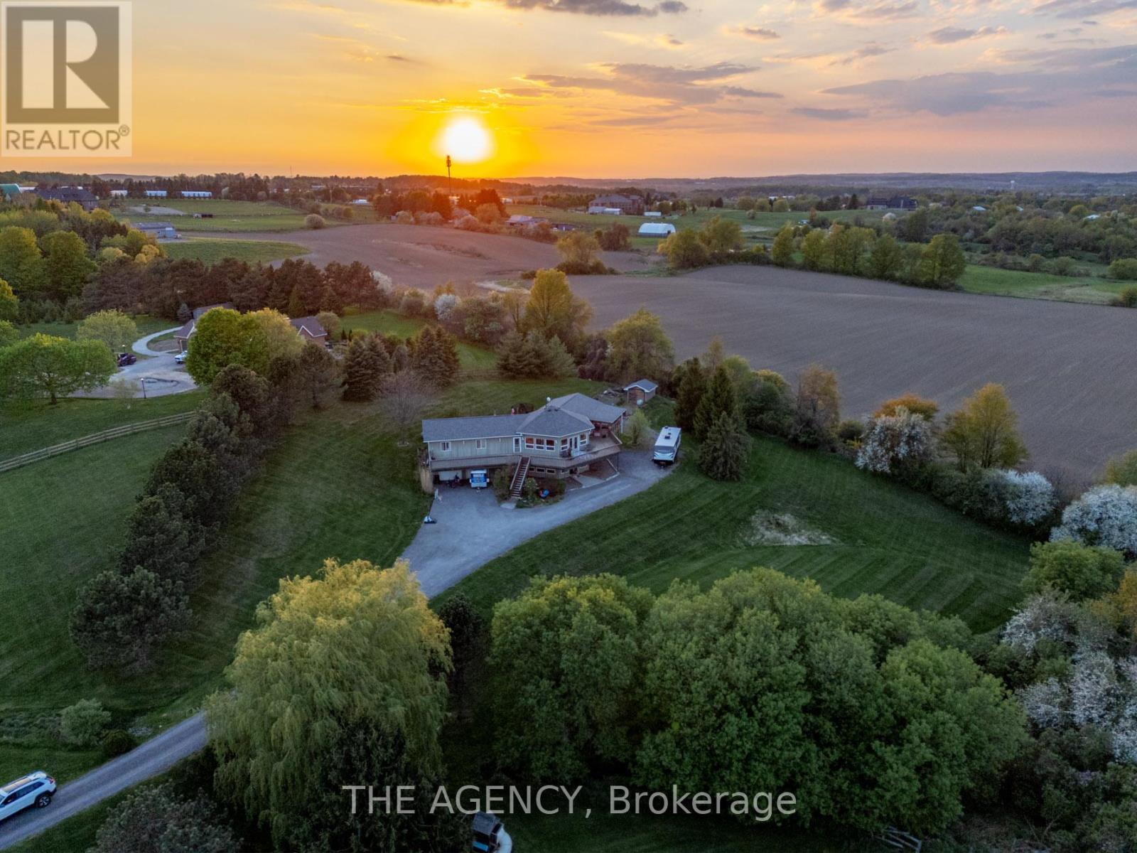 5800 17th Sideroad, King, Ontario  L0G 1T0 - Photo 1 - N12161622