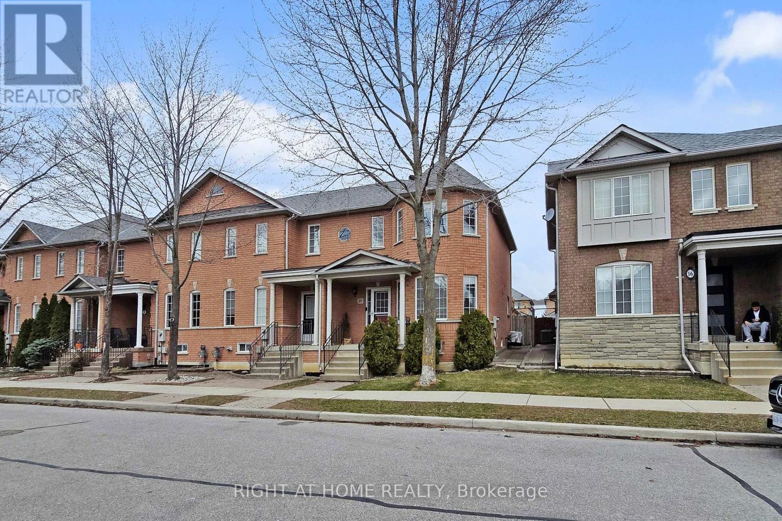 Property at 20 DECOROSO DRIVE image 2