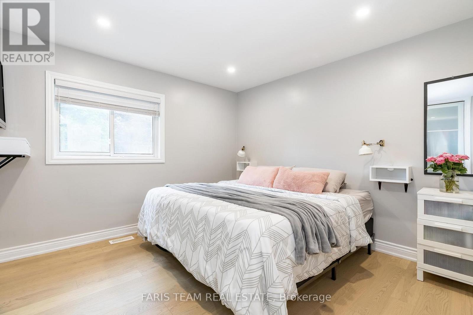 33 Fairview Avenue, Whitchurch-Stouffville, Ontario  L4A 1C8 - Photo 13 - N12161638