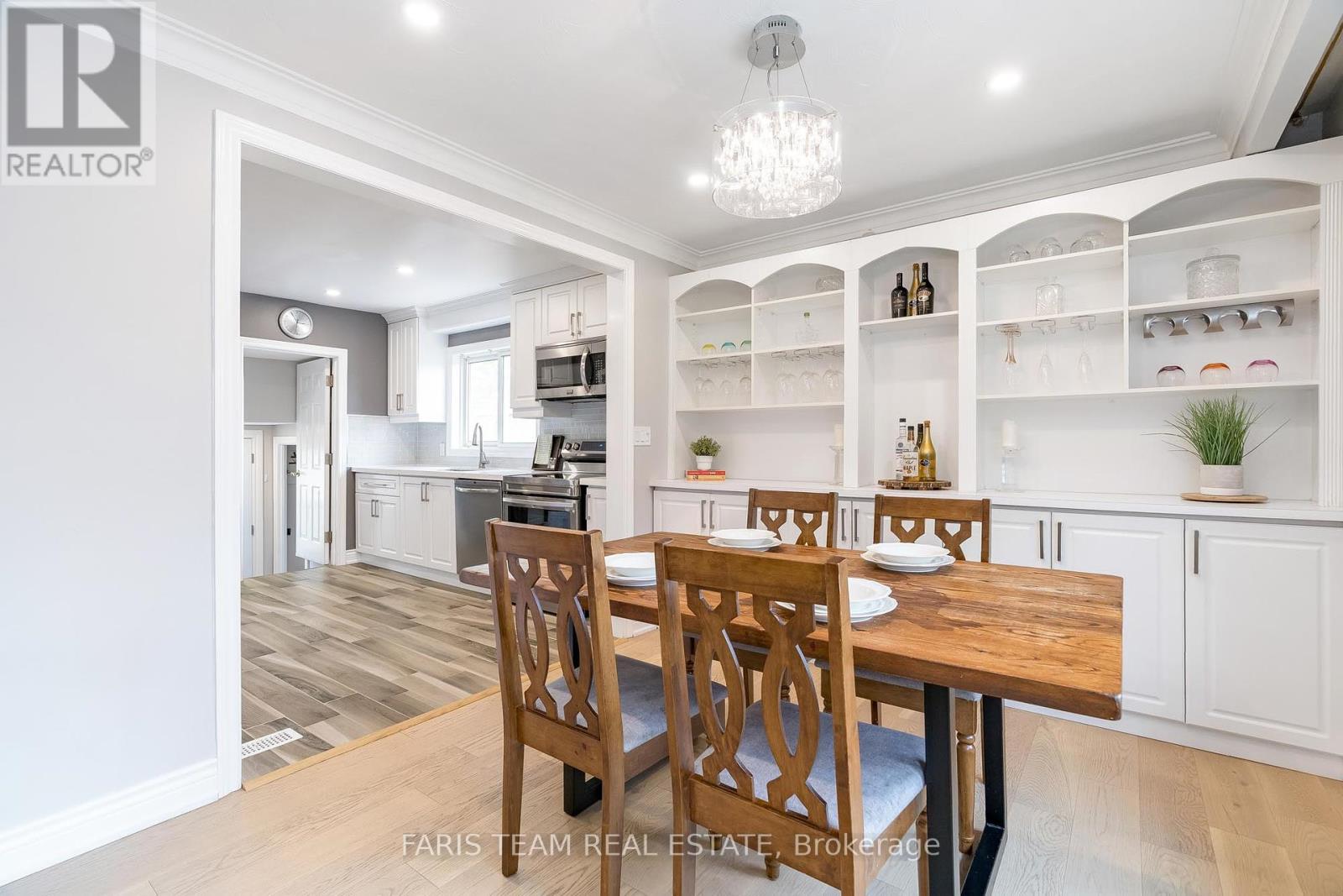 33 Fairview Avenue, Whitchurch-Stouffville (Stouffville), Ontario  L4A 1C8 - Photo 8 - N12161638
