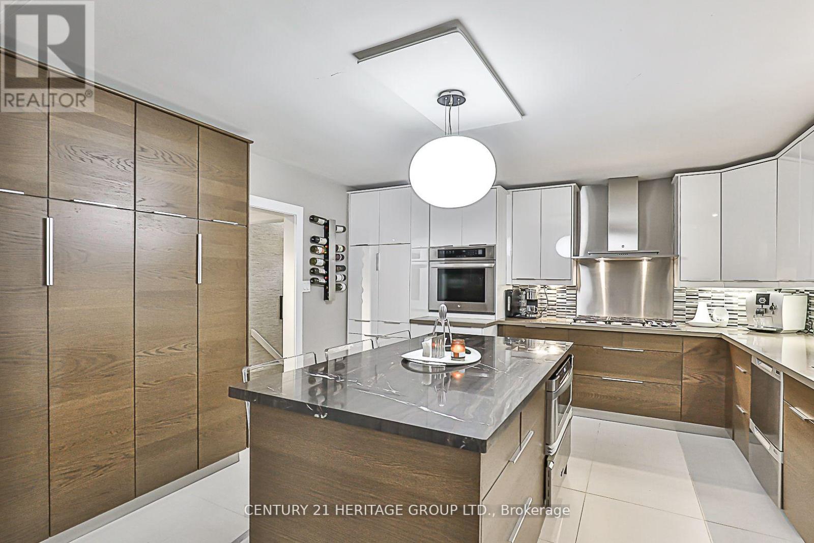 384 Sugar Maple Lane, Richmond Hill (Mill Pond), Ontario  L4C 4C4 - Photo 7 - N12161657