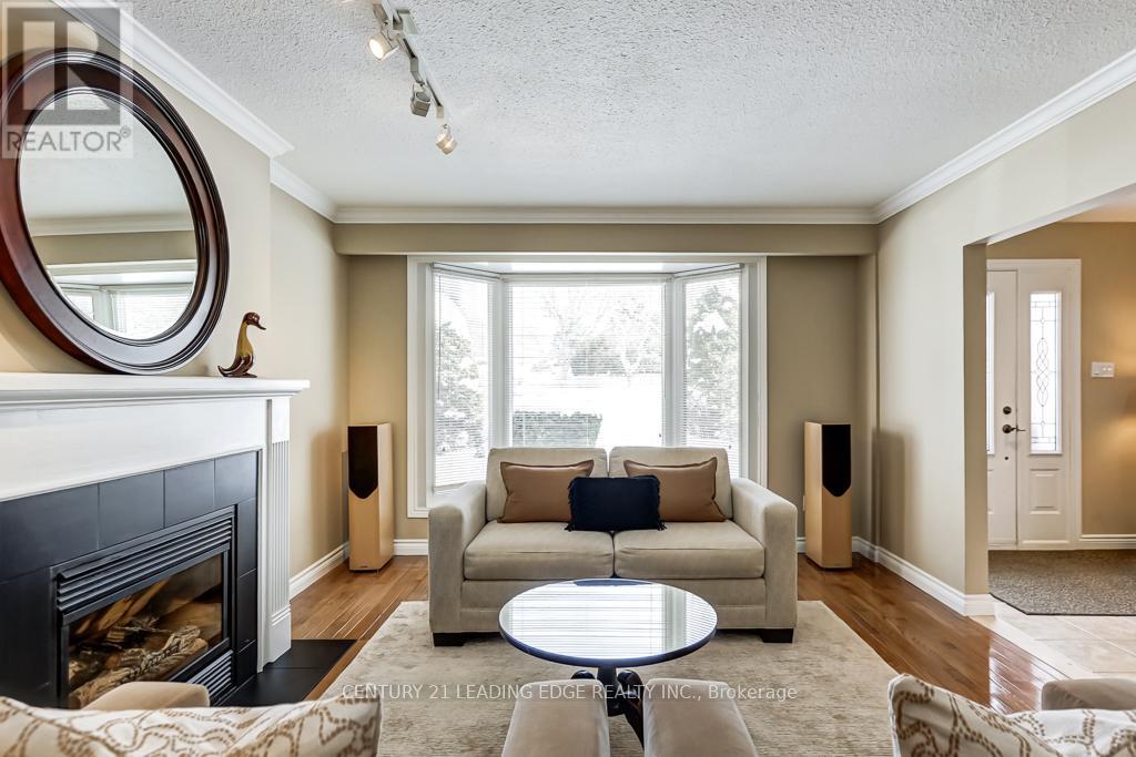 36 Walkerton Drive, Markham (Bullock), Ontario  L3P 1H8 - Photo 10 - N12161661