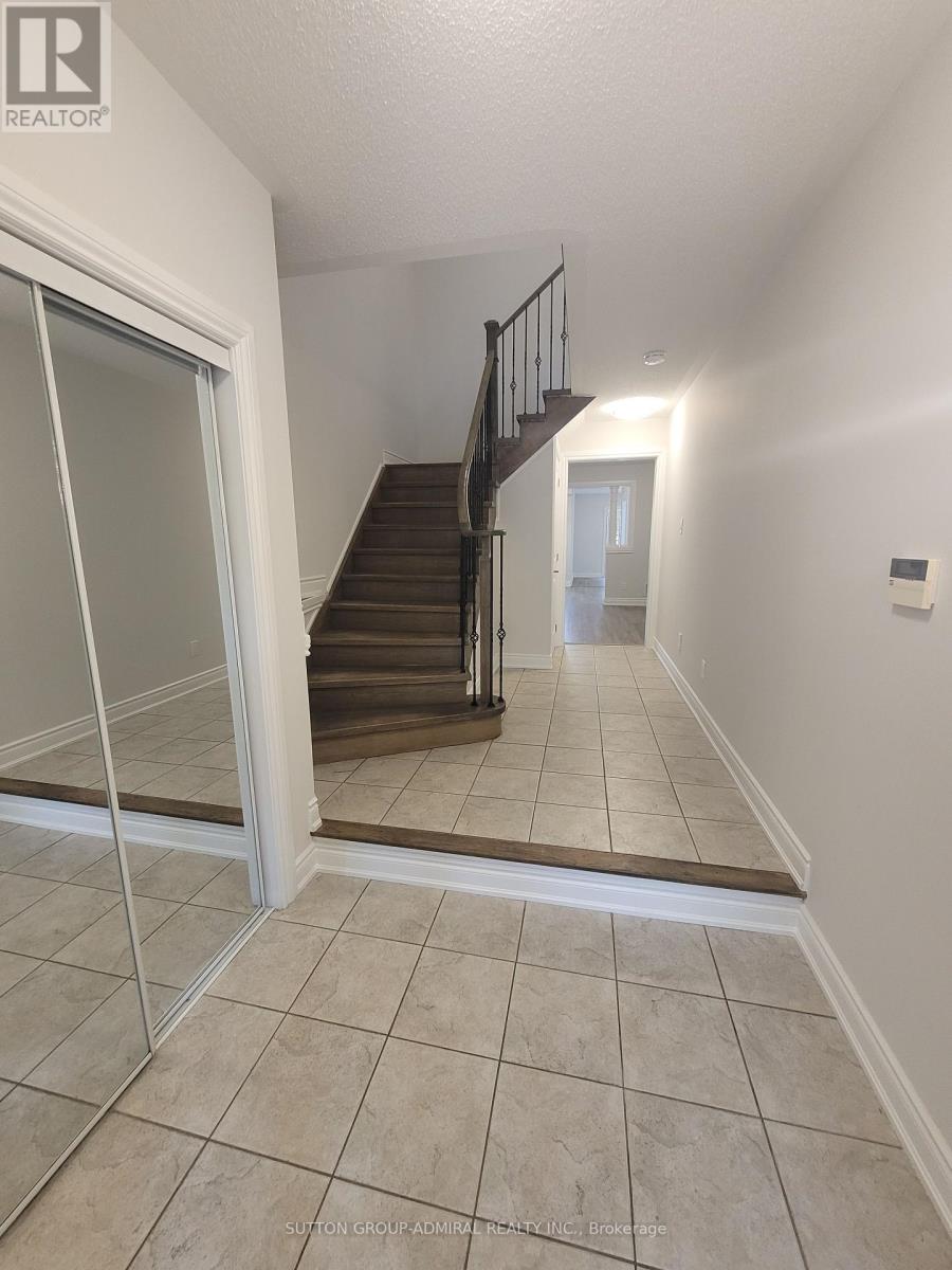 16 Marathon Avenue, Vaughan, Ontario  L4K 5G7 - Photo 3 - N12161674