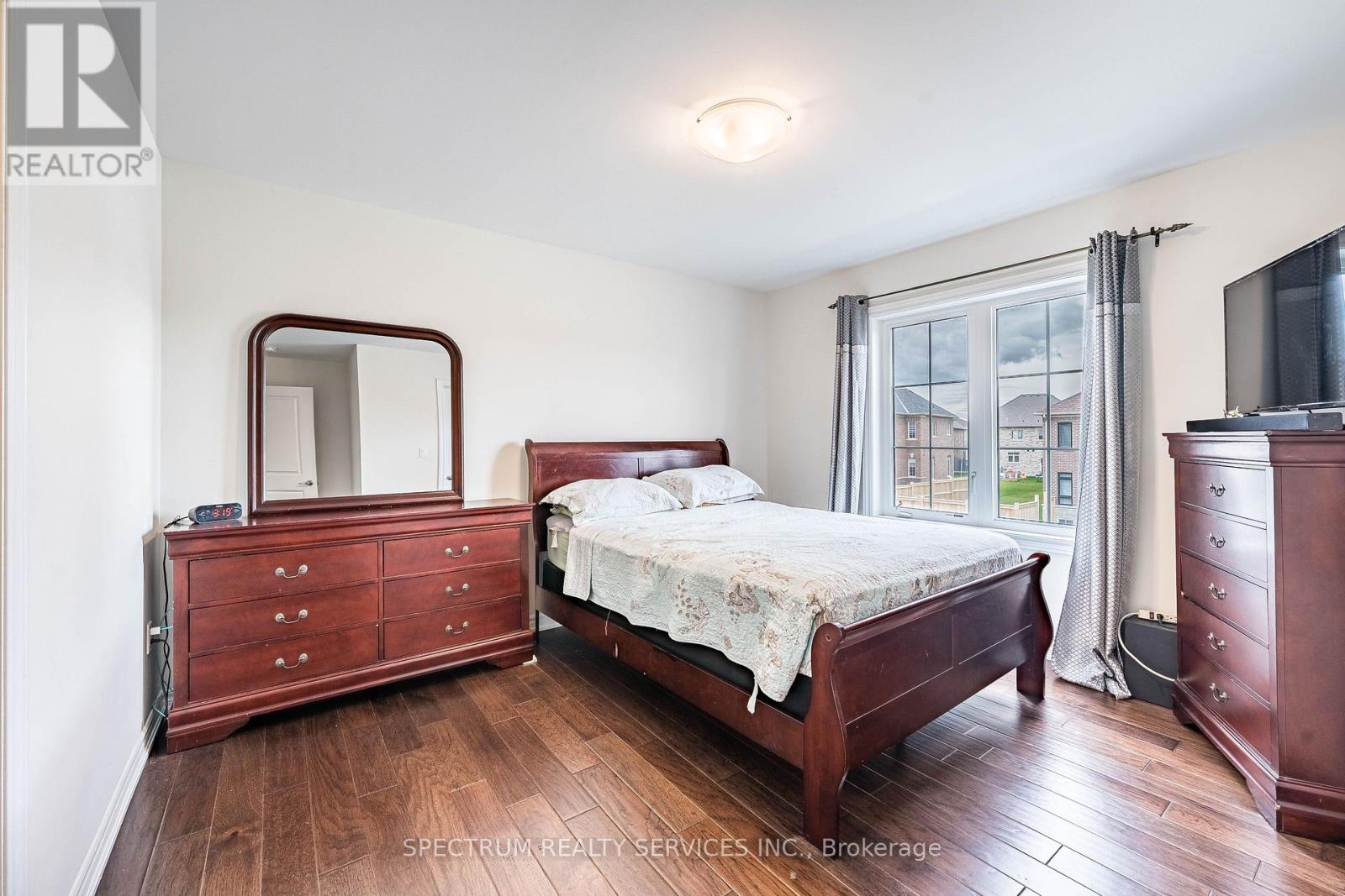 250 Ferragine Crescent, Bradford West Gwillimbury, Ontario  L3Z 4J8 - Photo 16 - N12161713