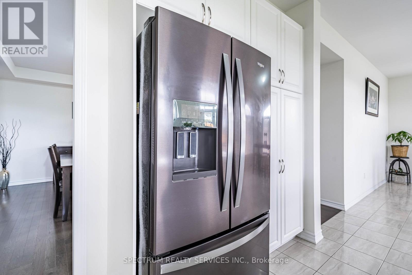 250 Ferragine Crescent, Bradford West Gwillimbury, Ontario  L3Z 4J8 - Photo 42 - N12161713
