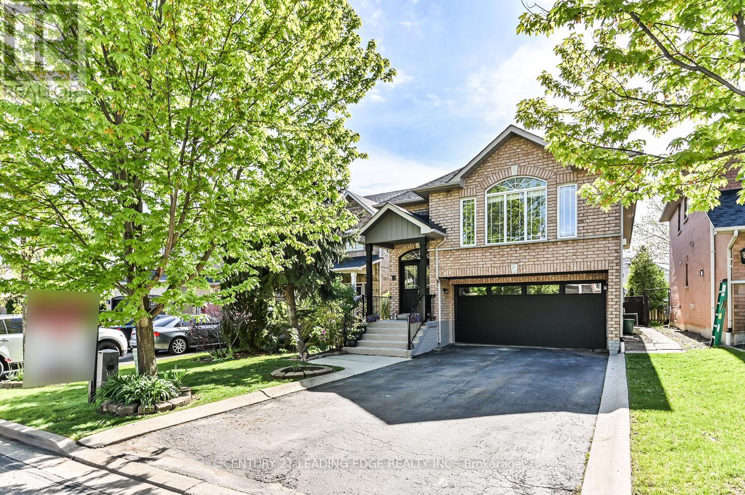 10 Lamont Court, Vaughan (Maple), Ontario  L6A 3B6 - Photo 1 - N12161811