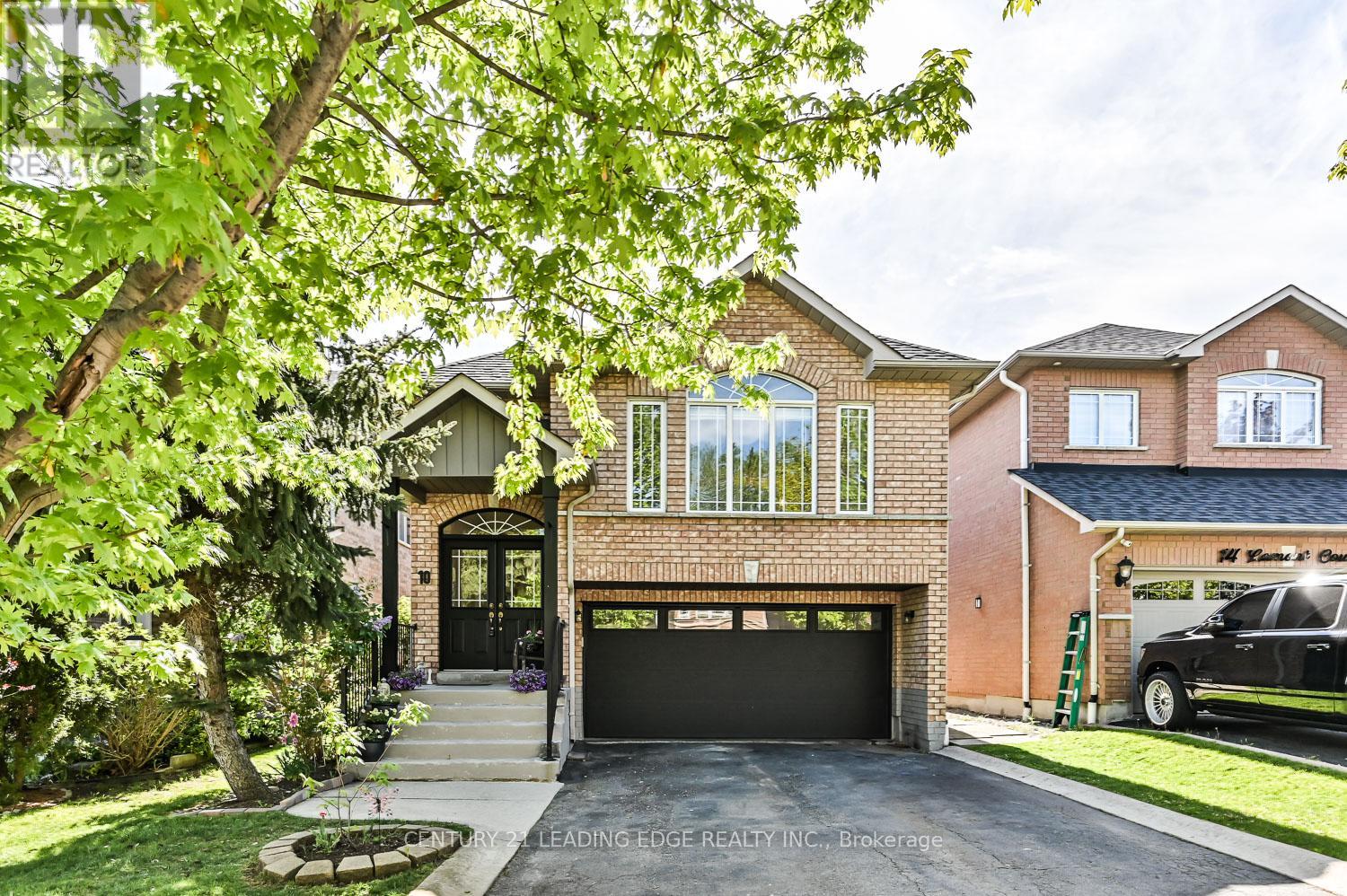 10 Lamont Court, Vaughan (Maple), Ontario  L6A 3B6 - Photo 3 - N12161811