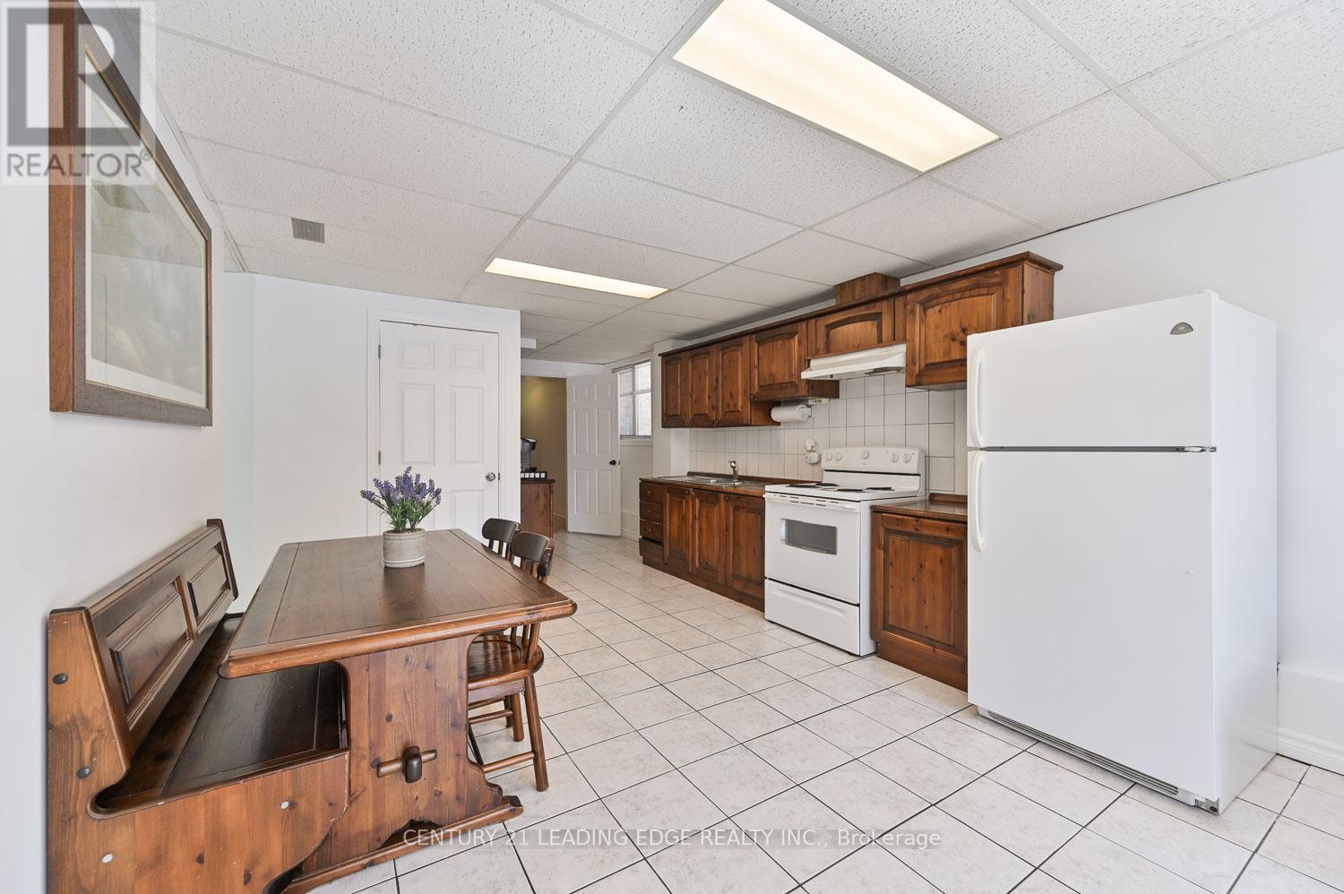 10 Lamont Court, Vaughan (Maple), Ontario  L6A 3B6 - Photo 33 - N12161811