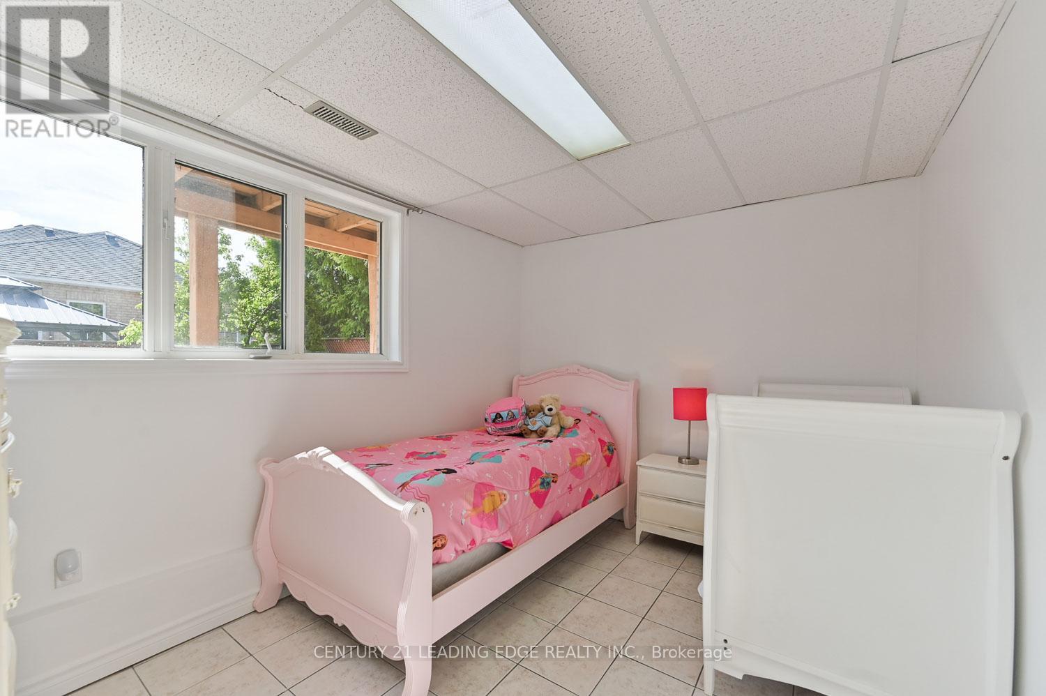 10 Lamont Court, Vaughan (Maple), Ontario  L6A 3B6 - Photo 39 - N12161811