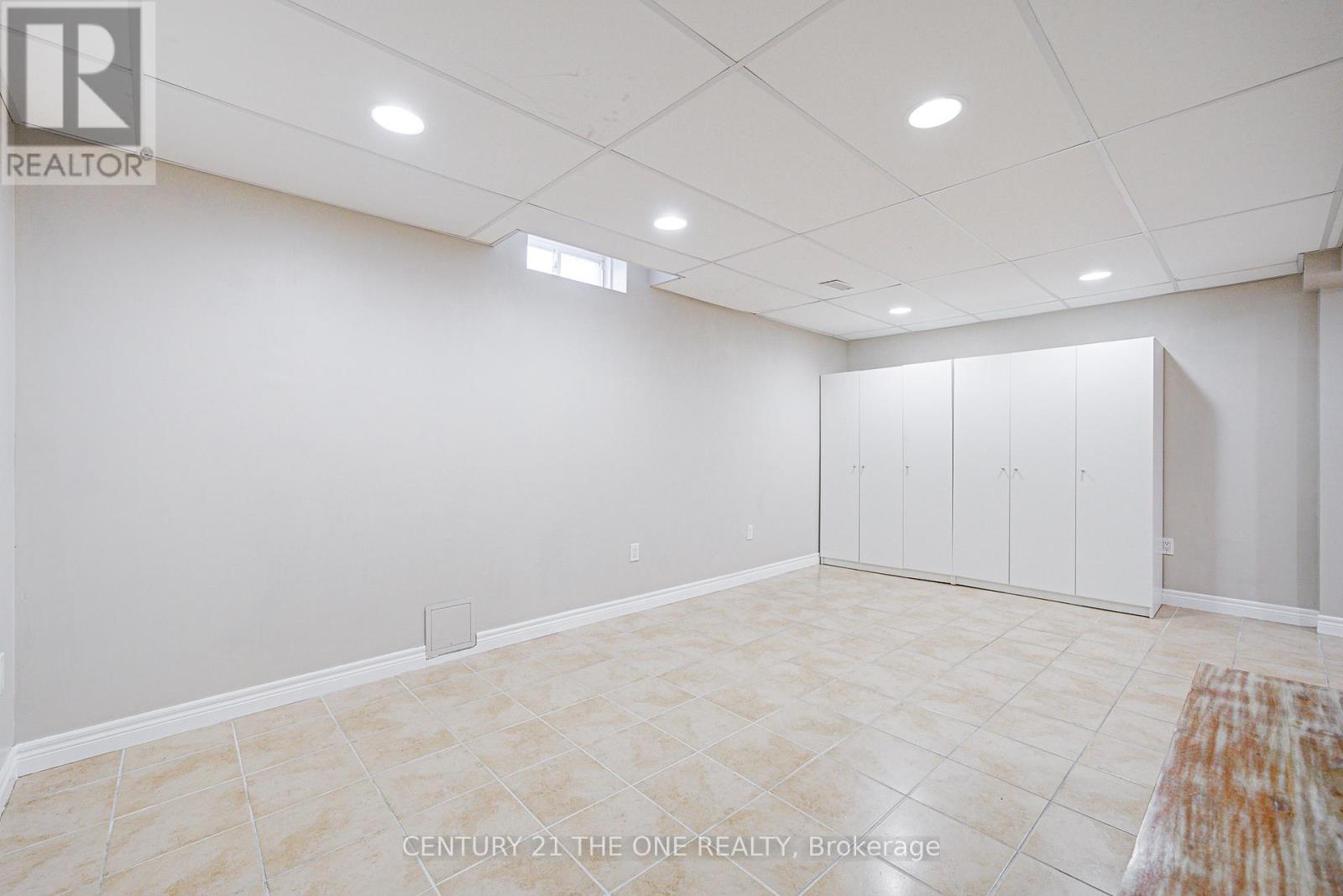 16 Martell Gate, Aurora, Ontario  L4G 0C4 - Photo 10 - N12161833