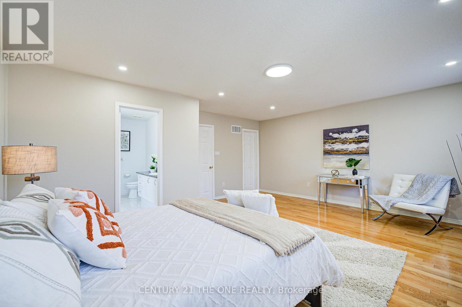 16 Martell Gate, Aurora, Ontario  L4G 0C4 - Photo 12 - N12161833