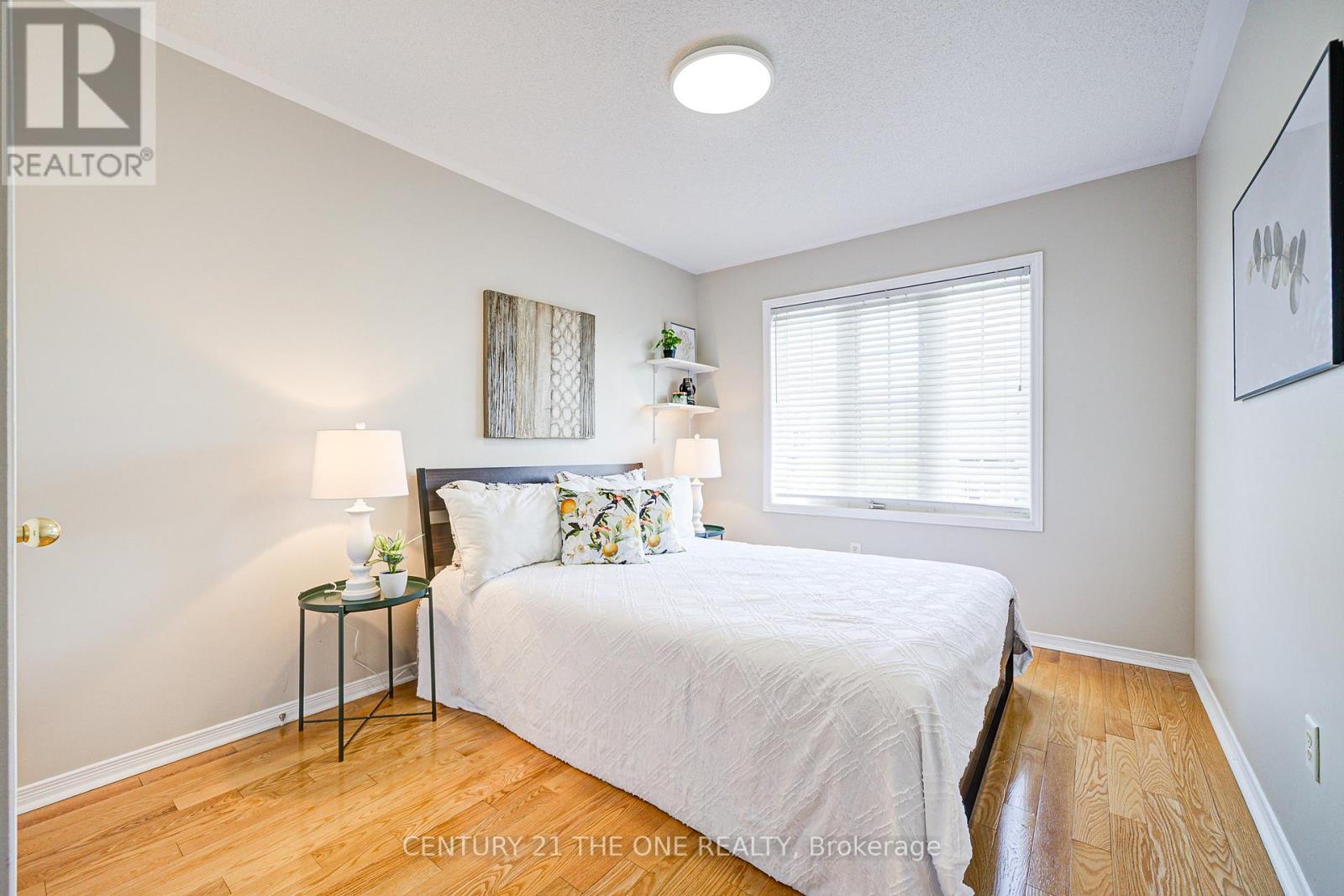 16 Martell Gate, Aurora, Ontario  L4G 0C4 - Photo 15 - N12161833