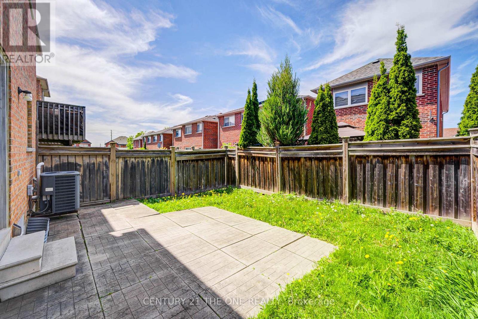 16 Martell Gate, Aurora, Ontario  L4G 0C4 - Photo 17 - N12161833