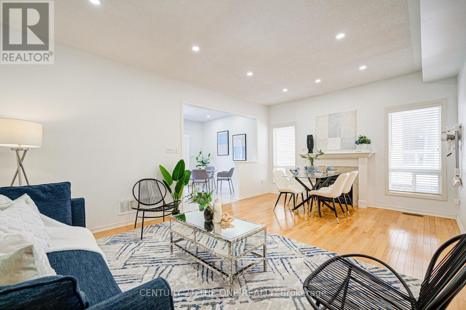 16 Martell Gate, Aurora, Ontario  L4G 0C4 - Photo 4 - N12161833