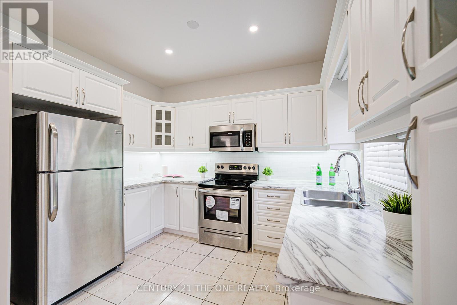 16 Martell Gate, Aurora, Ontario  L4G 0C4 - Photo 7 - N12161833
