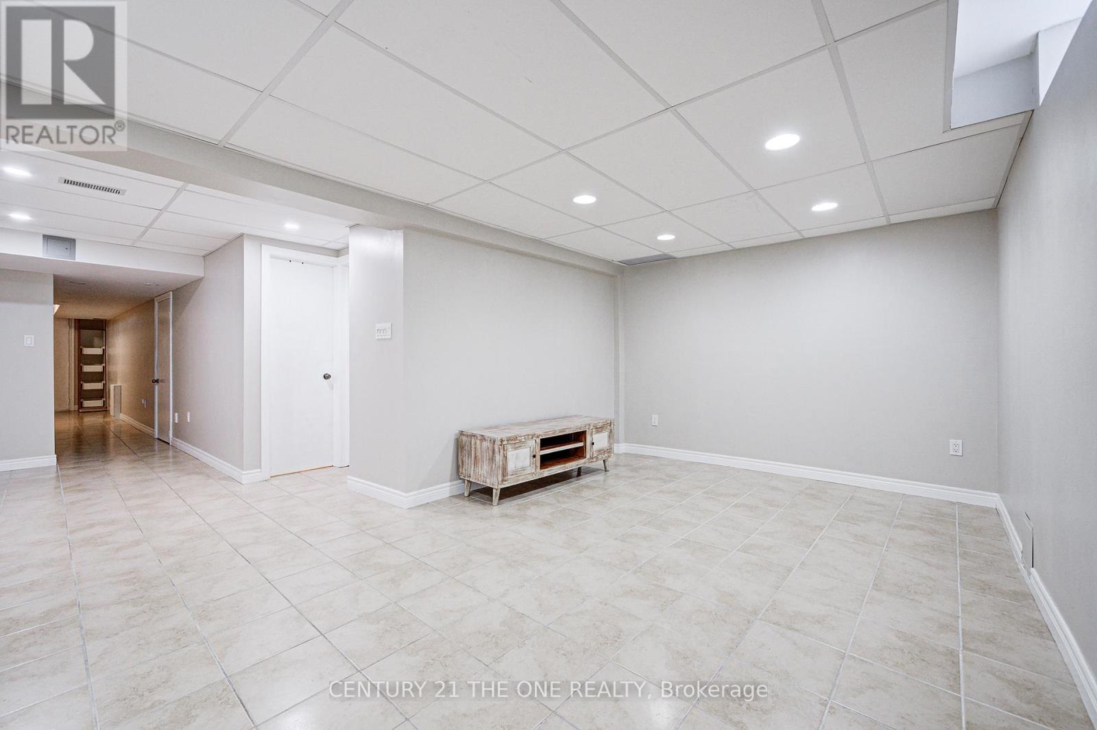 16 Martell Gate, Aurora, Ontario  L4G 0C4 - Photo 9 - N12161833