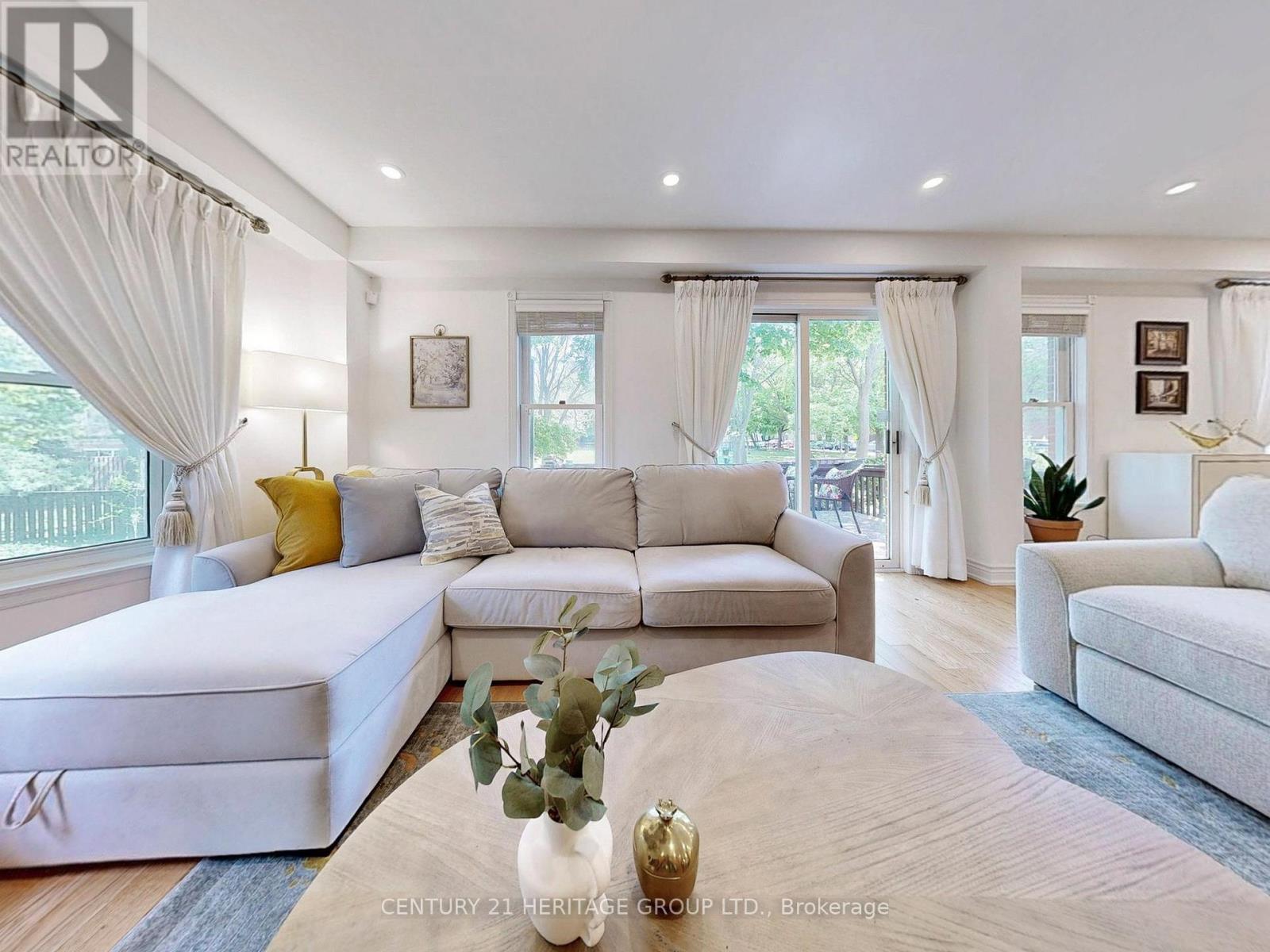 Property at 108 CONFEDERATION WAY image 3