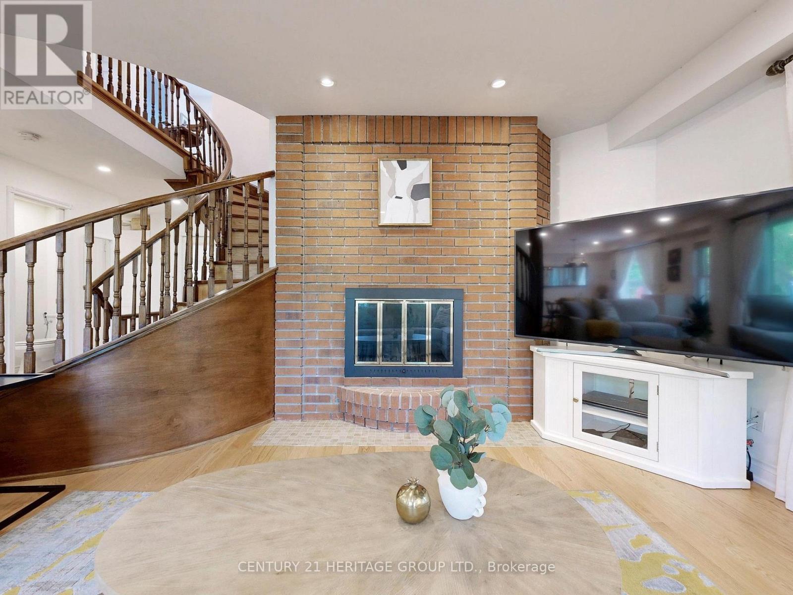 108 Confederation Way, Markham, Ontario  L3T 5R5 - Photo 6 - N12161937