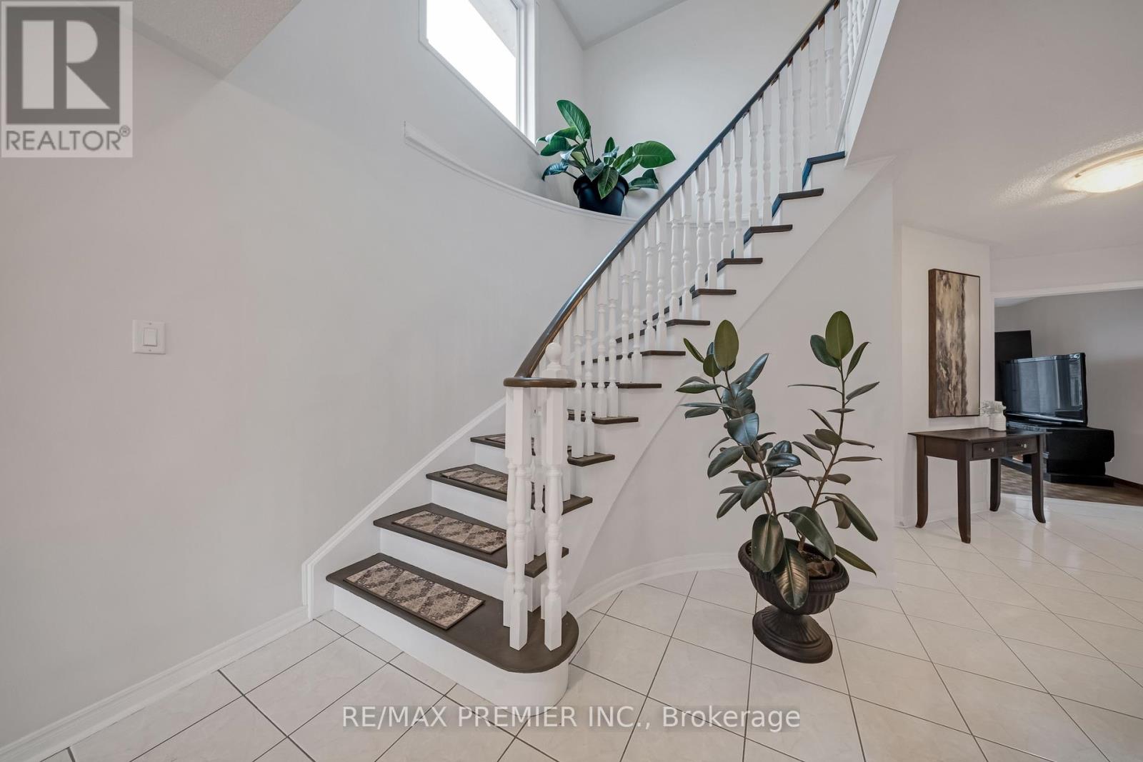 Property at 173 ANDY CRESCENT image 3