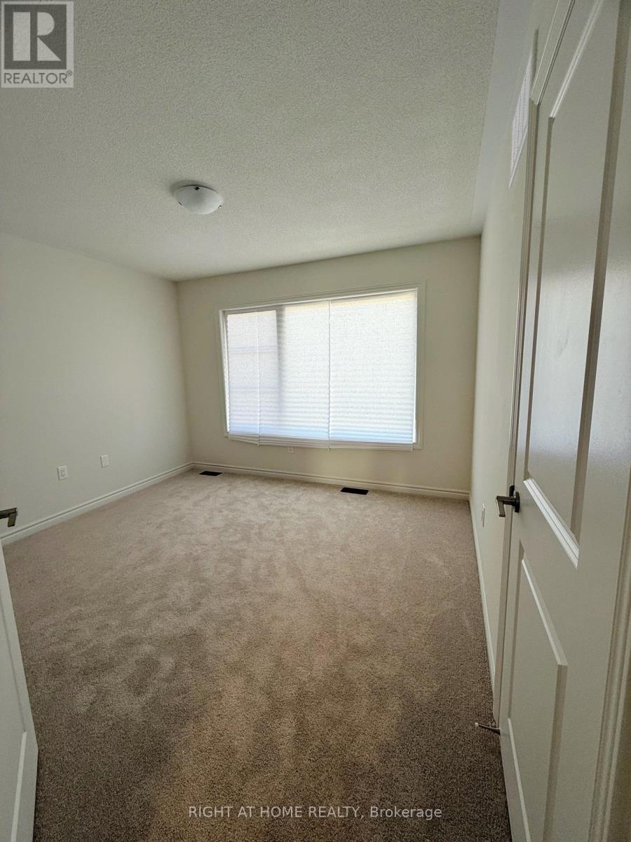 30 Shepherd Drive E, Barrie, Ontario  L9J 0P3 - Photo 16 - S12161766