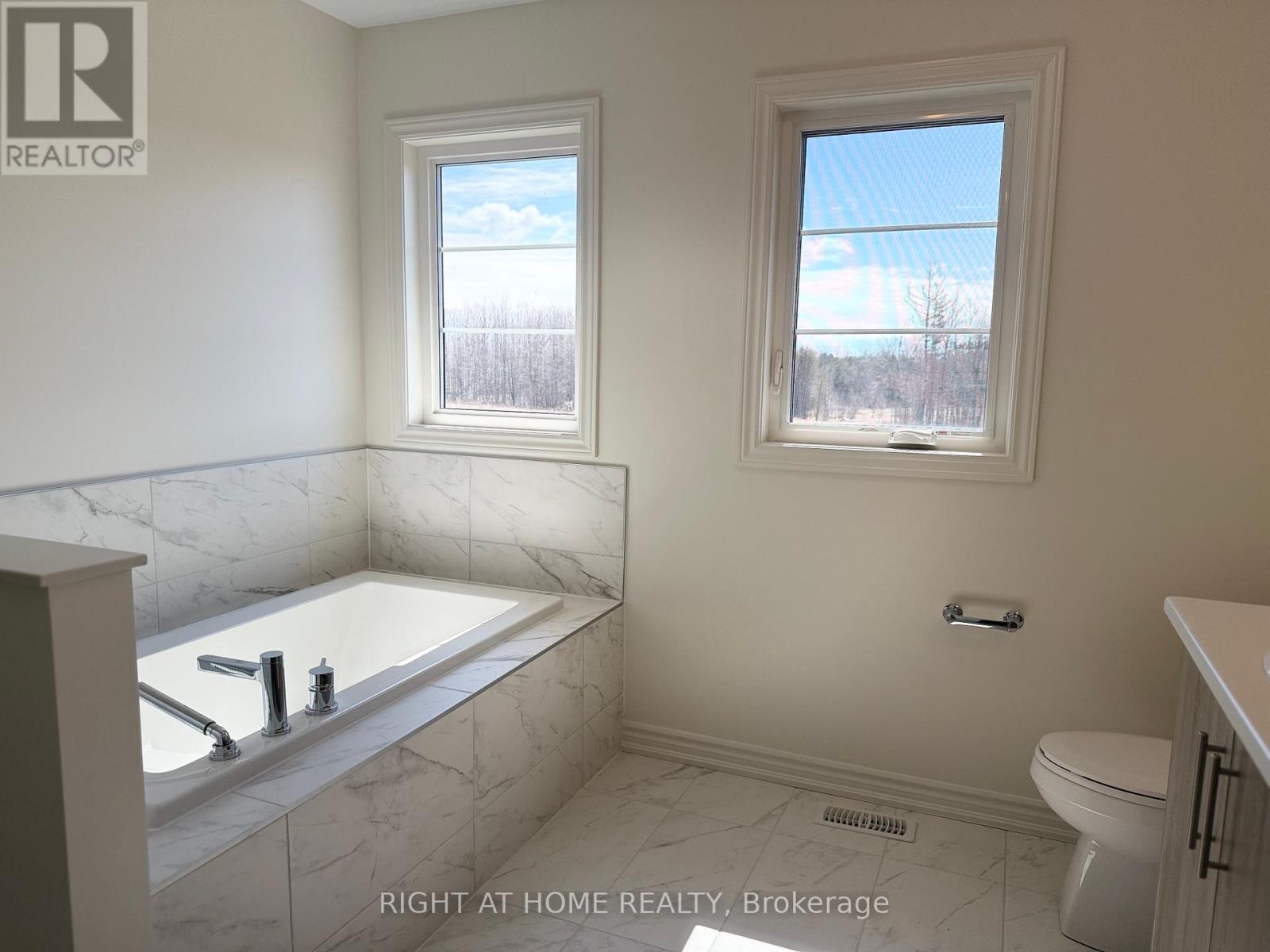 30 Shepherd Drive E, Barrie, Ontario  L9J 0P3 - Photo 27 - S12161766