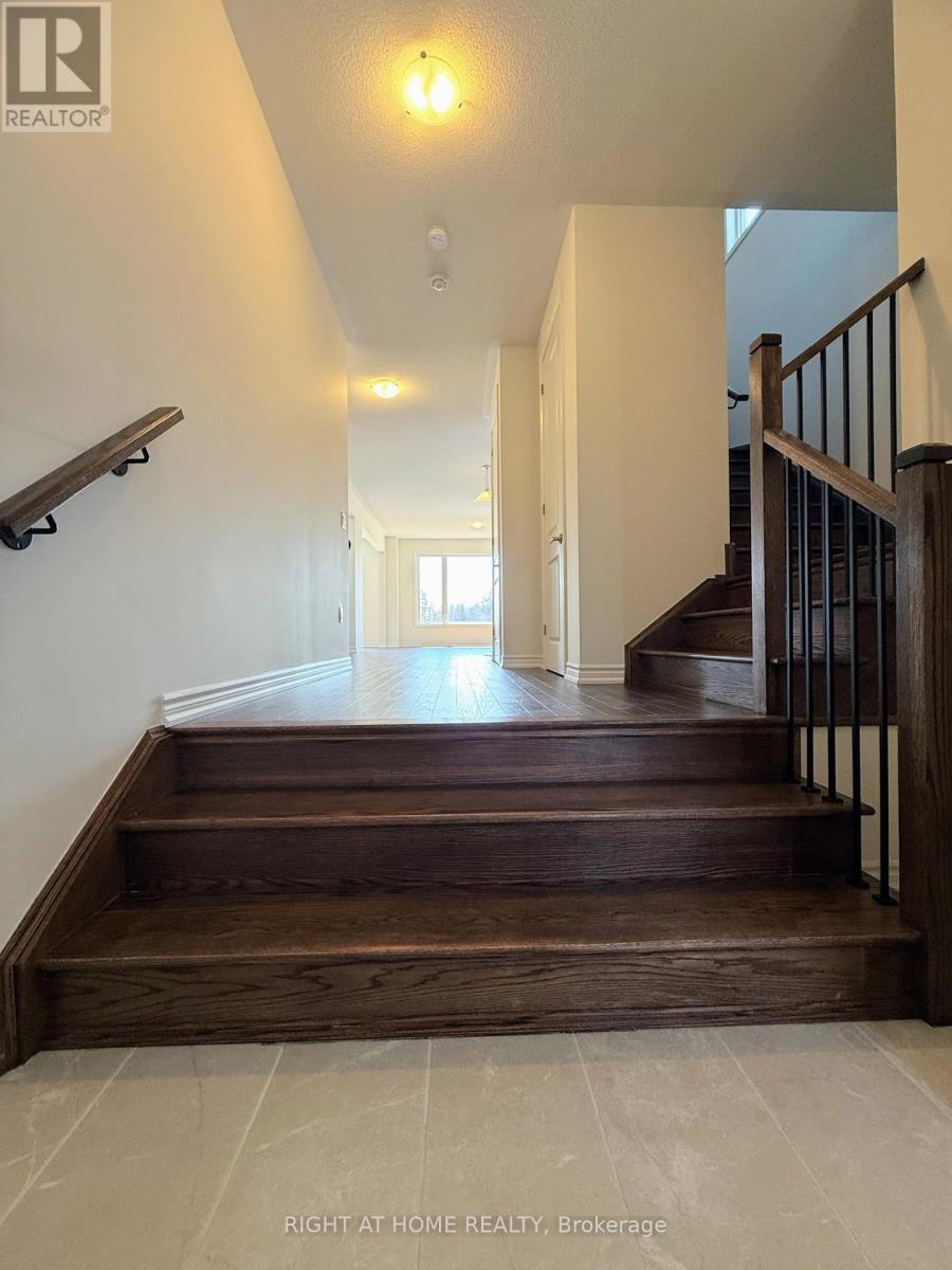 30 Shepherd Drive E, Barrie, Ontario  L9J 0P3 - Photo 4 - S12161766