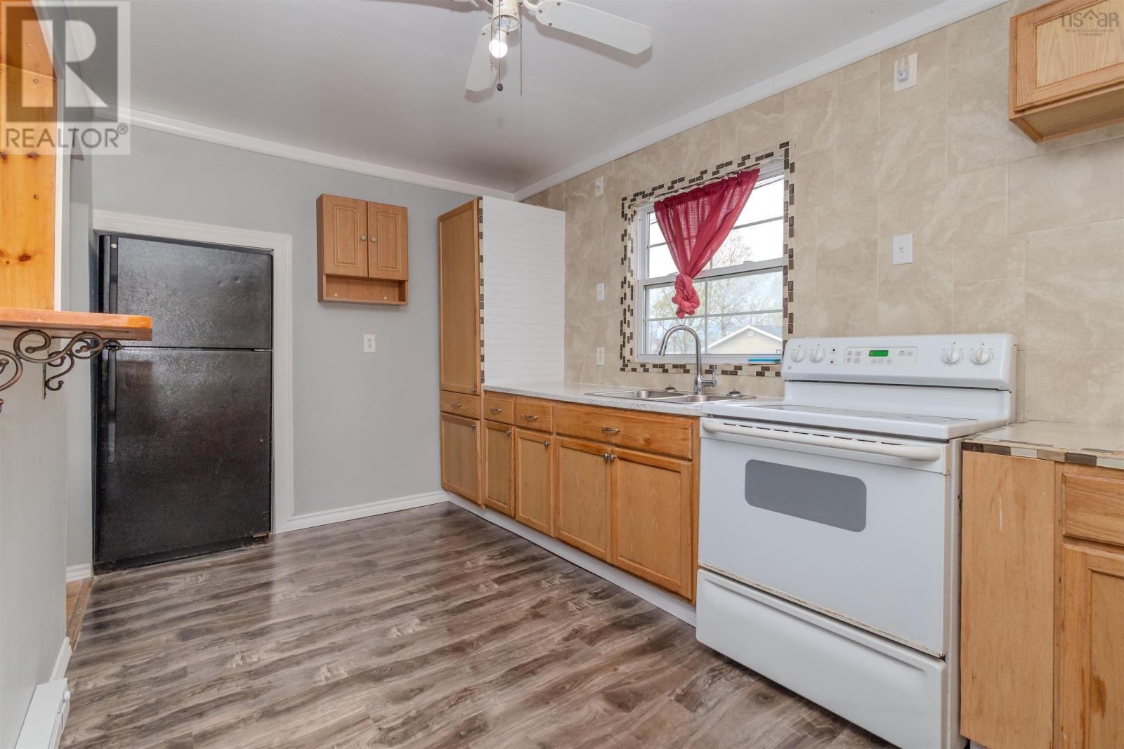 196 Ashby Road, Sydney, Nova Scotia  B1P 2S7 - Photo 10 - 202511583