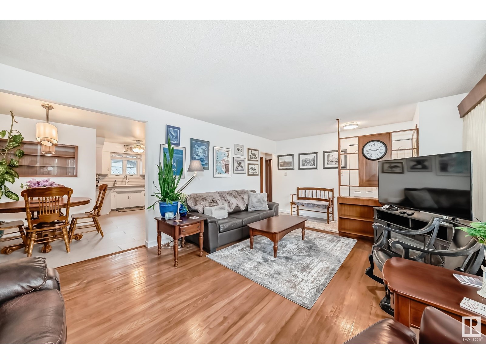 Property at 7012 132 AV NW image 3