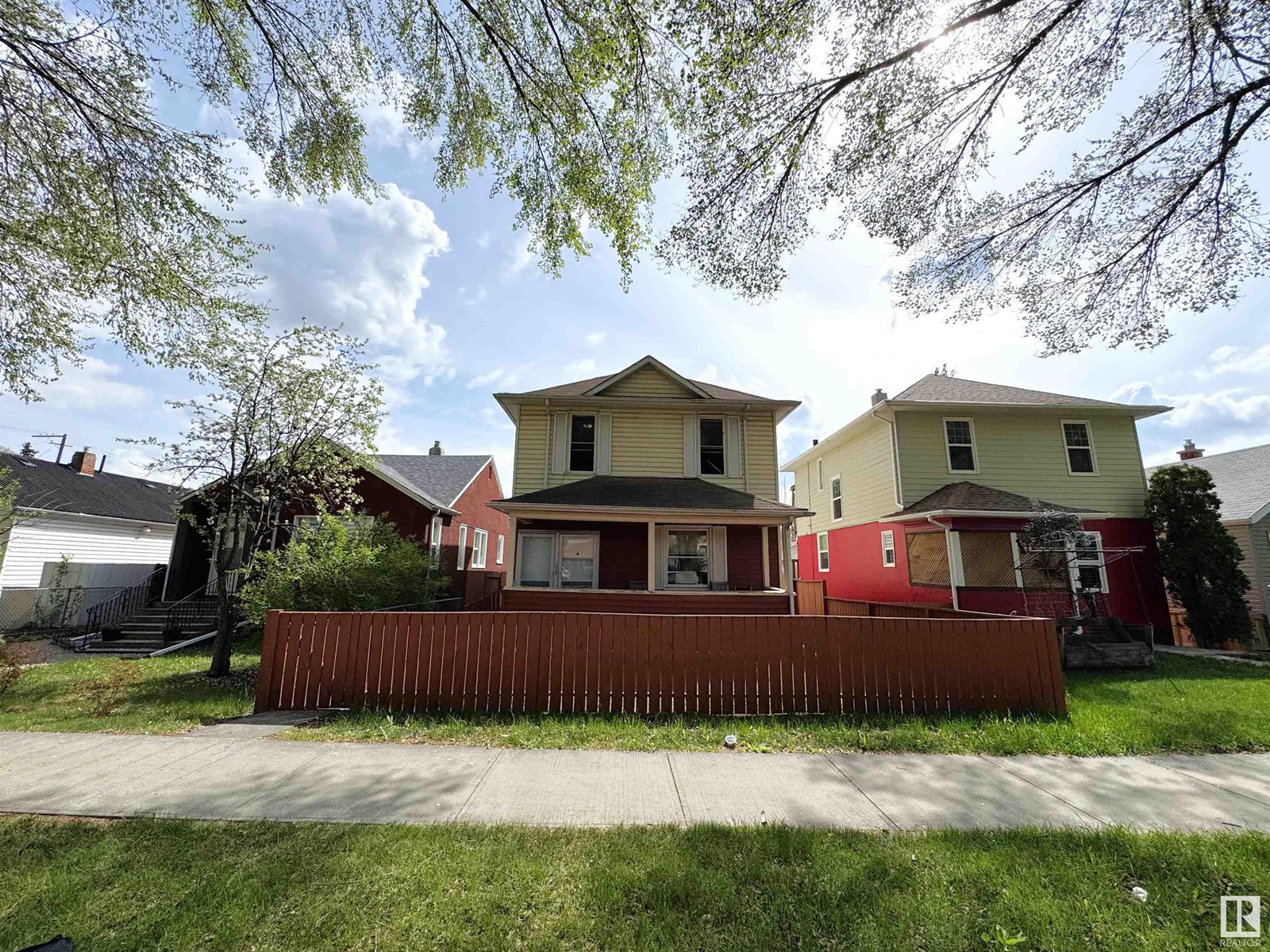 Property at 11431 87 ST NW image 2